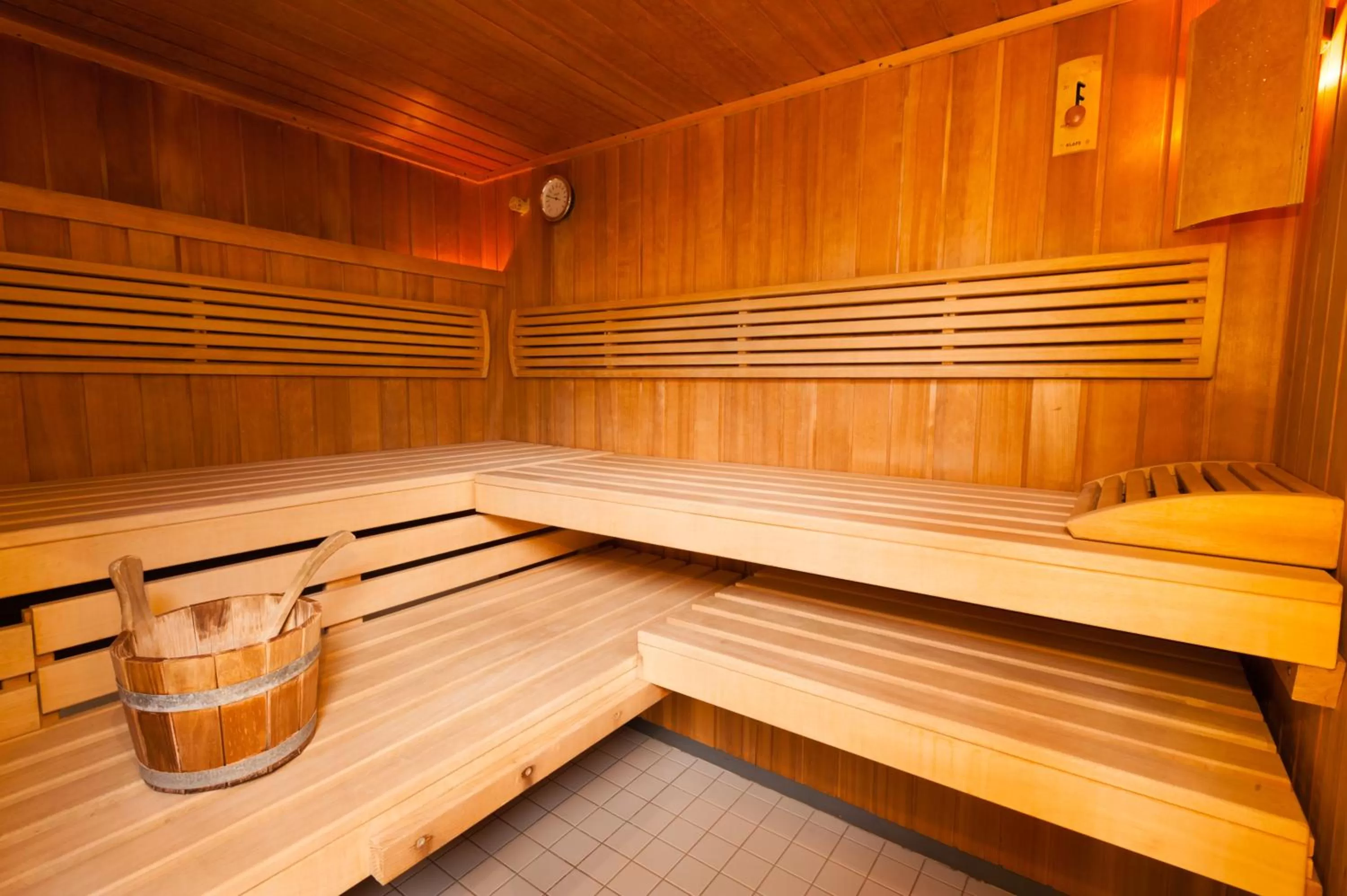 People in Hotel Partner