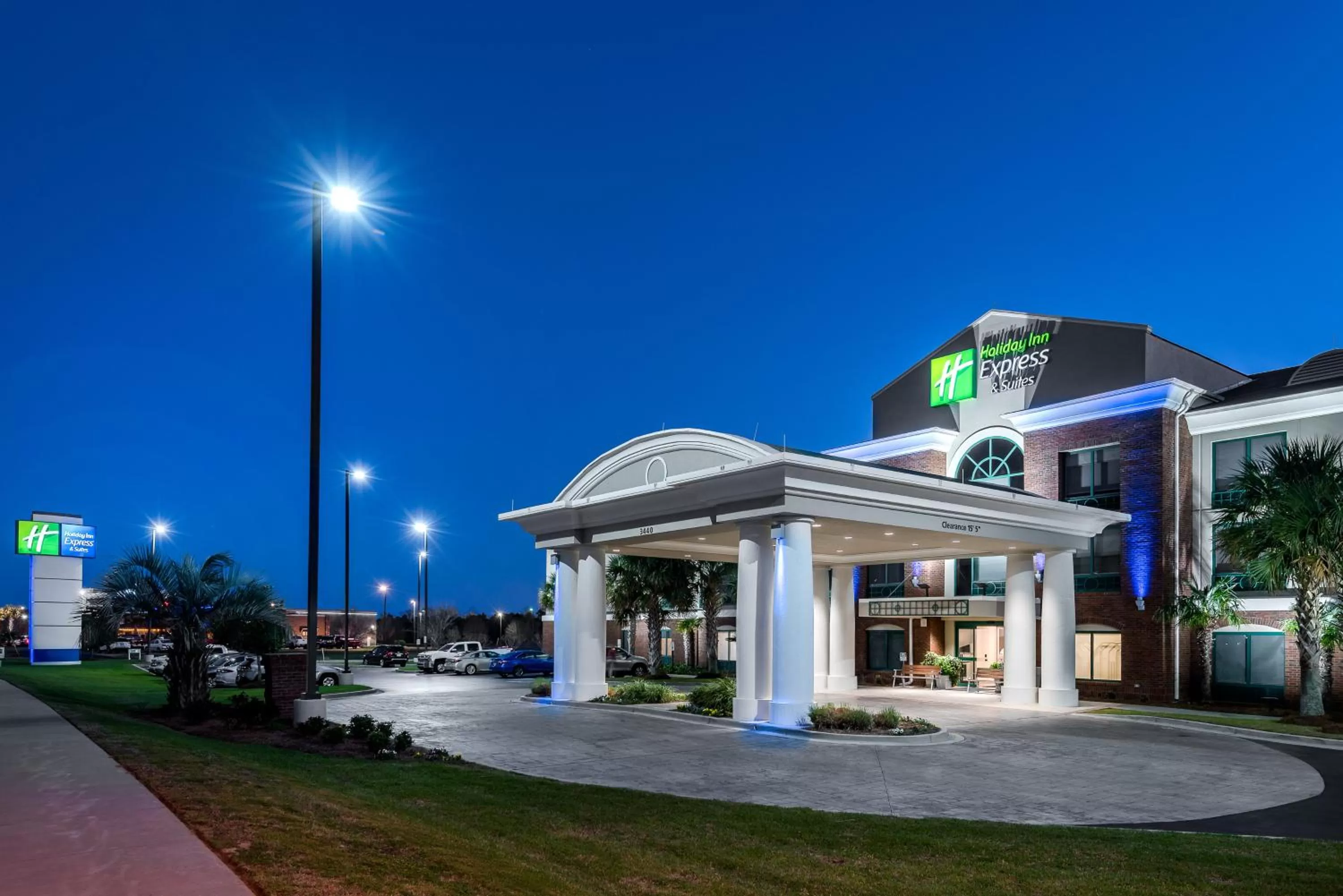 Property building in Holiday Inn Express & Suites Florence I-95 & I-20 Civic Ctr by IHG