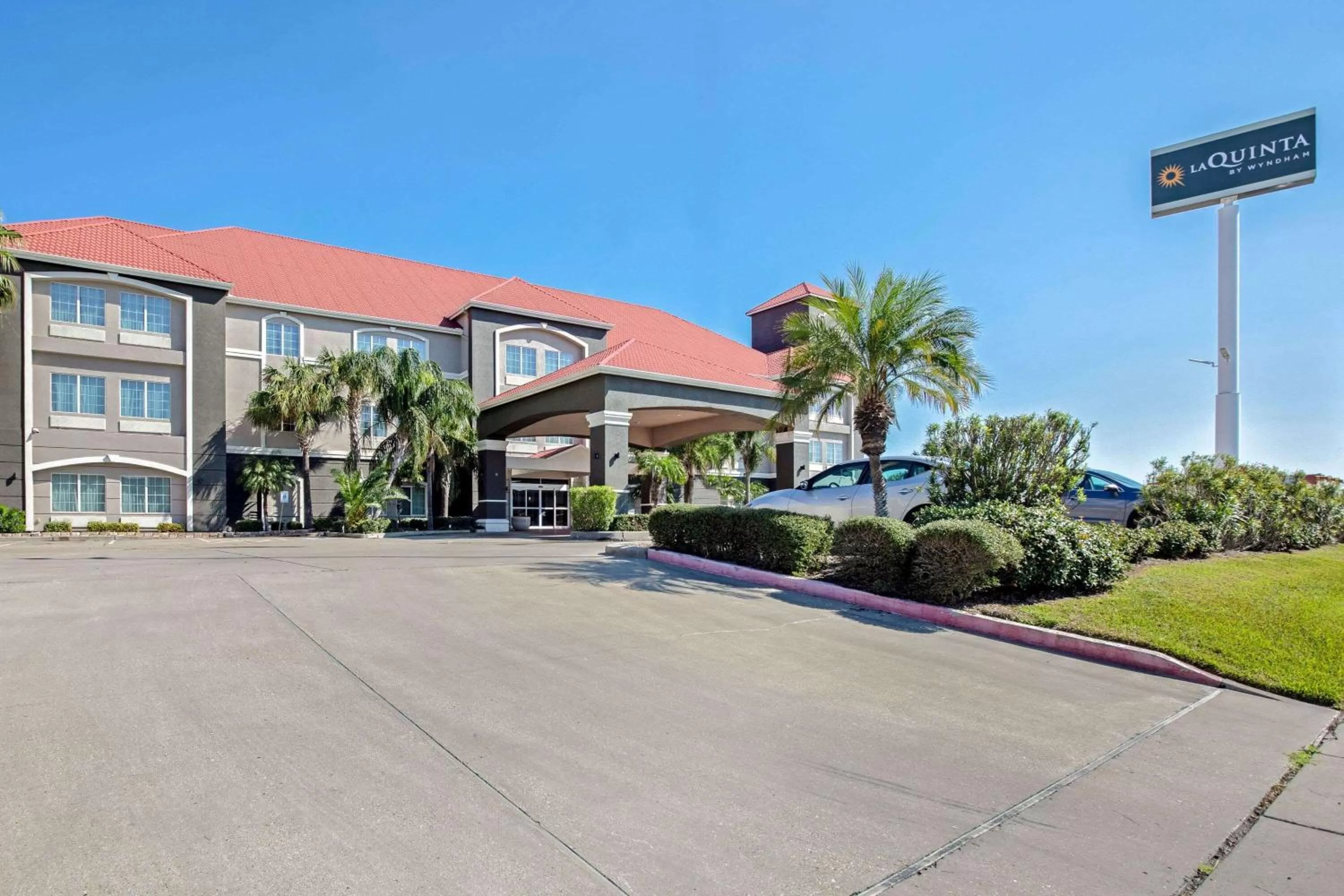 Property building in La Quinta by Wyndham Corpus Christi Airport