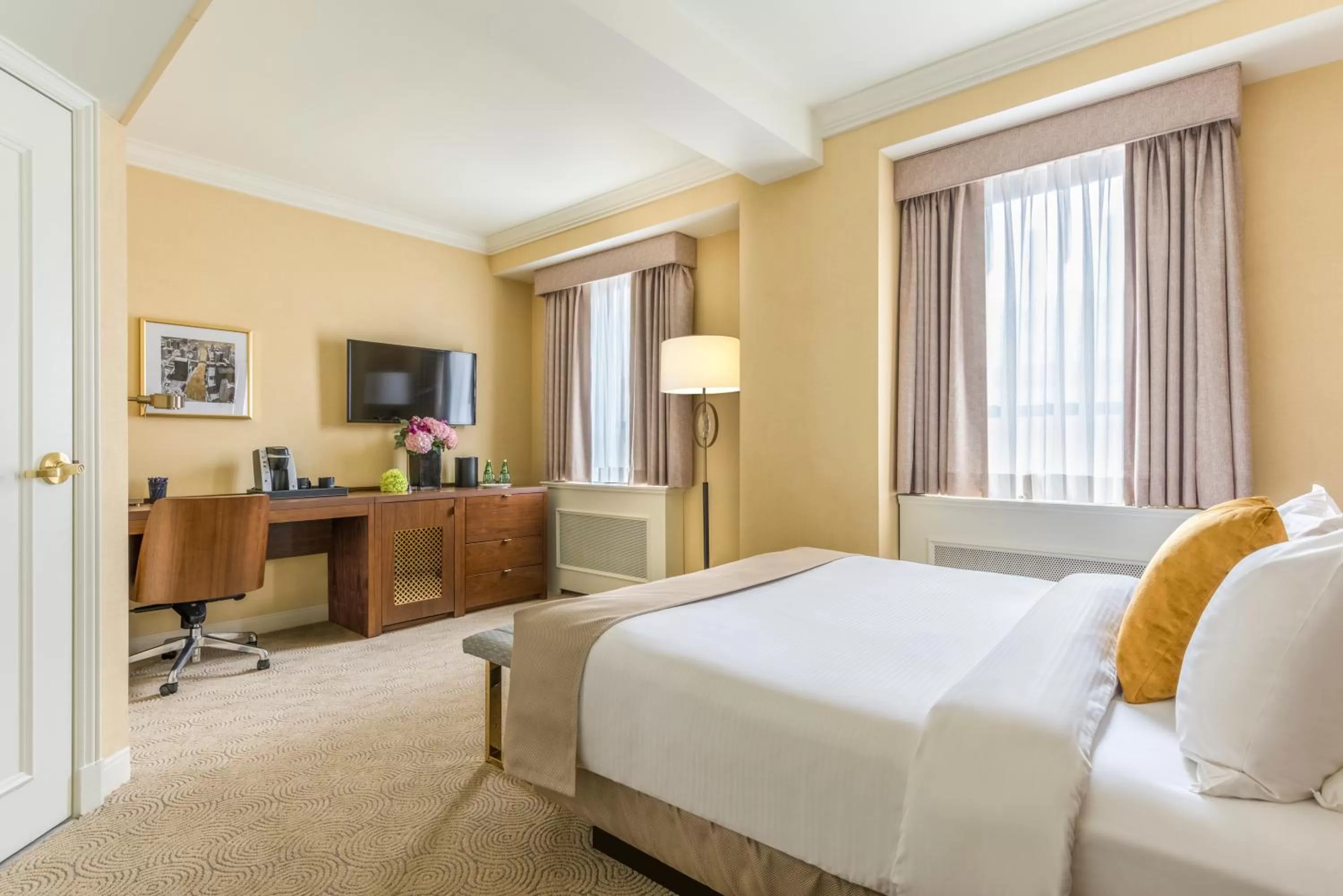 Bed in Warwick Allerton Chicago