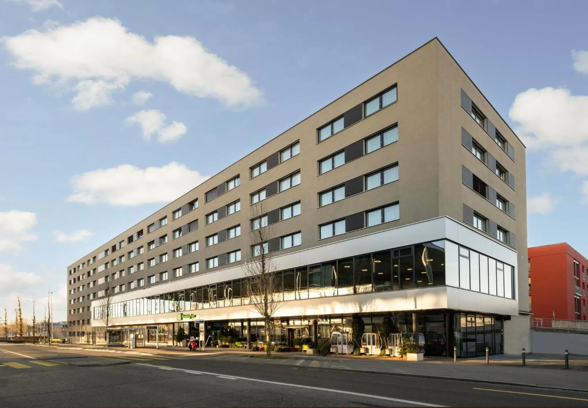 Property building in Holiday Inn Zürich Messe by IHG