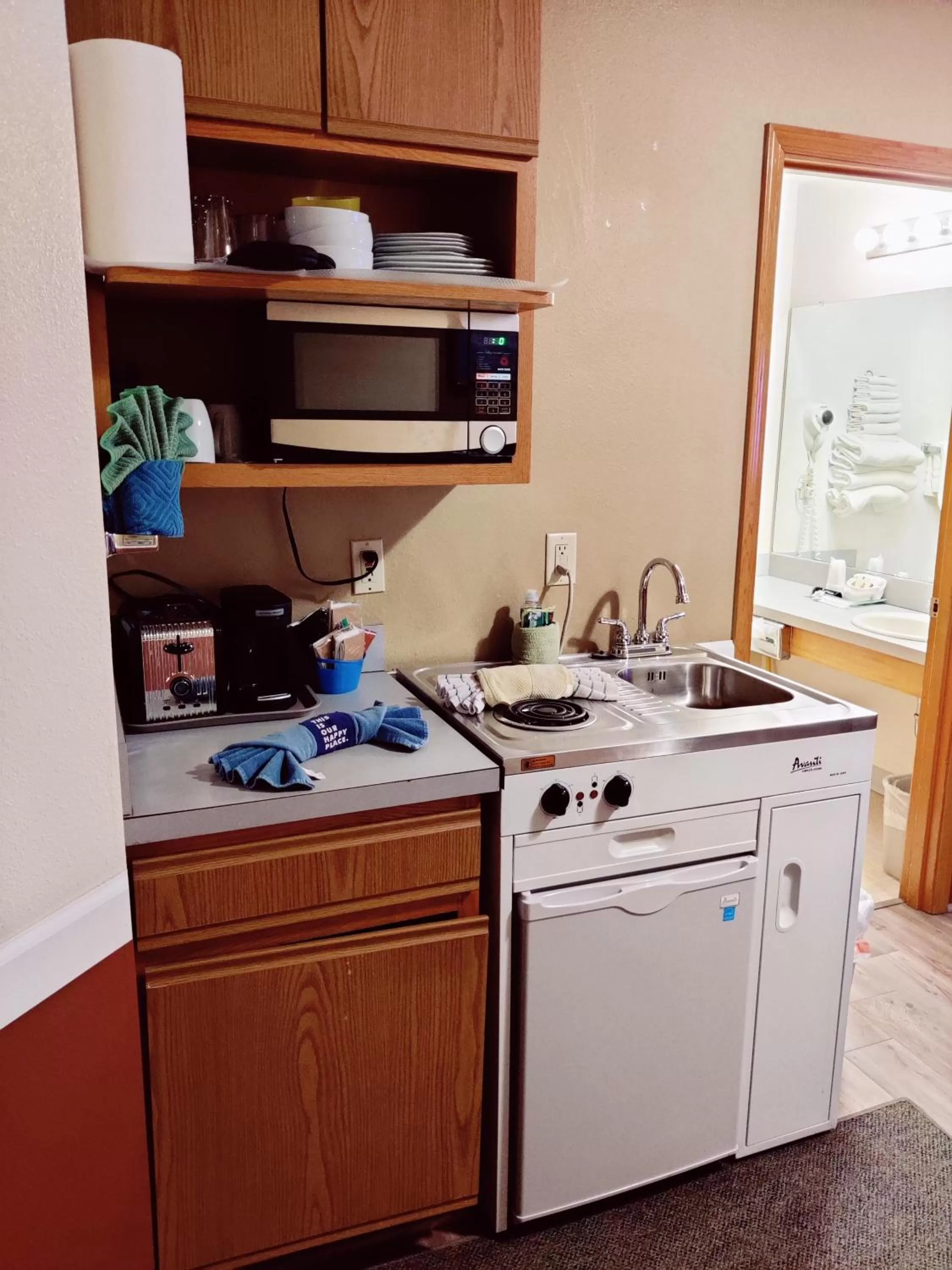 Kitchen or kitchenette, Kitchen/Kitchenette in Hillcrest Inn