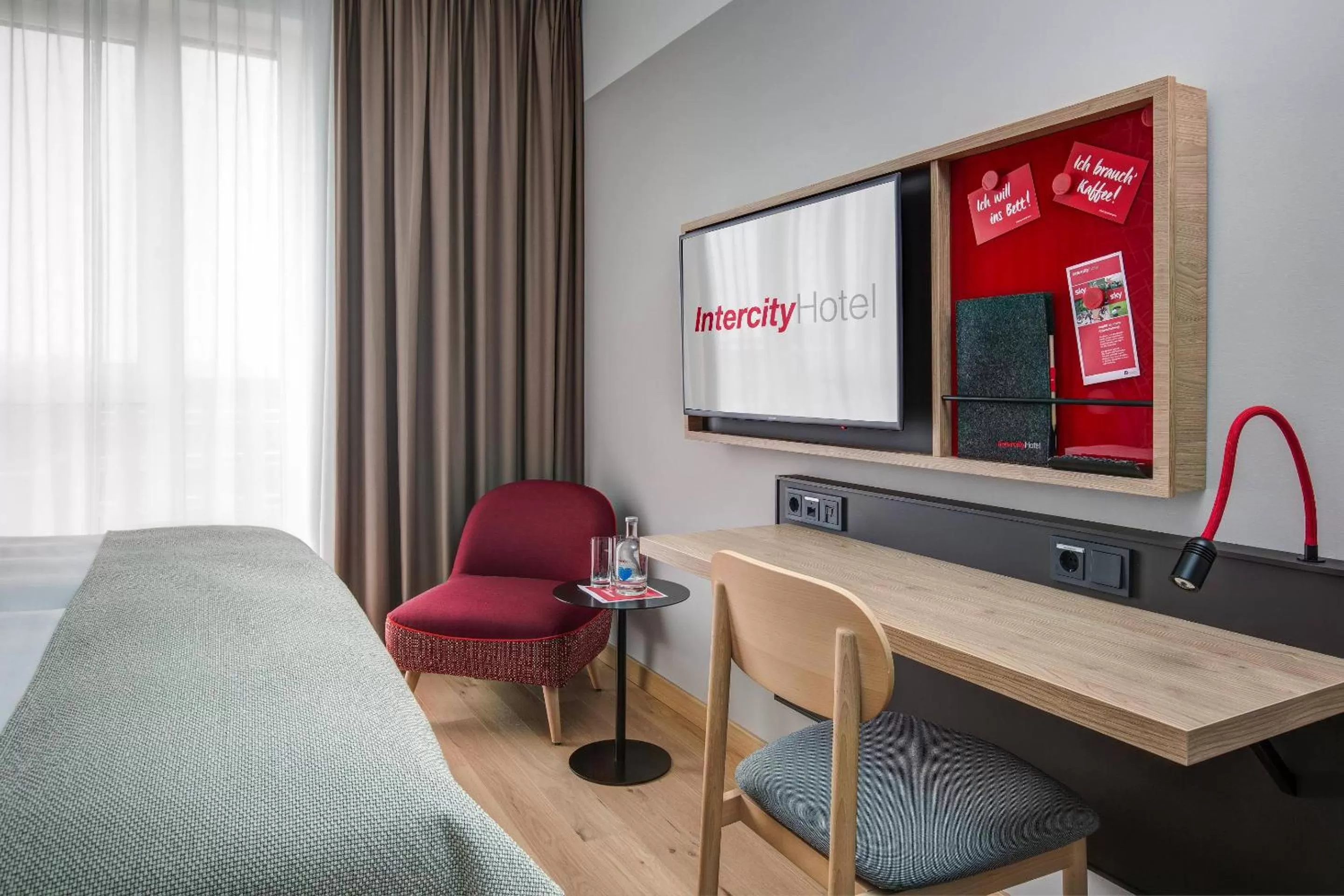 TV and multimedia in IntercityHotel Duisburg