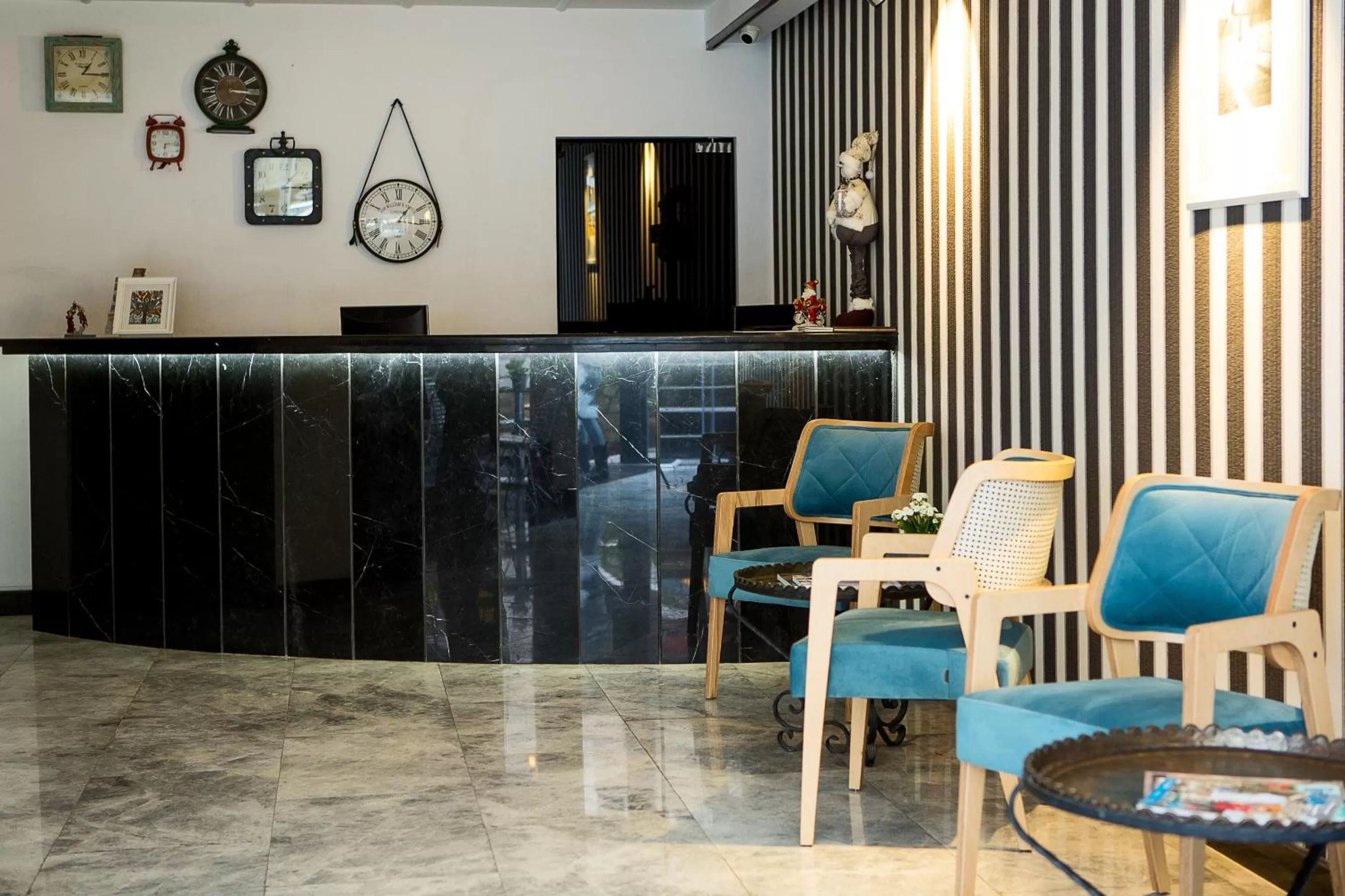 Lobby or reception in Semsan Hotel