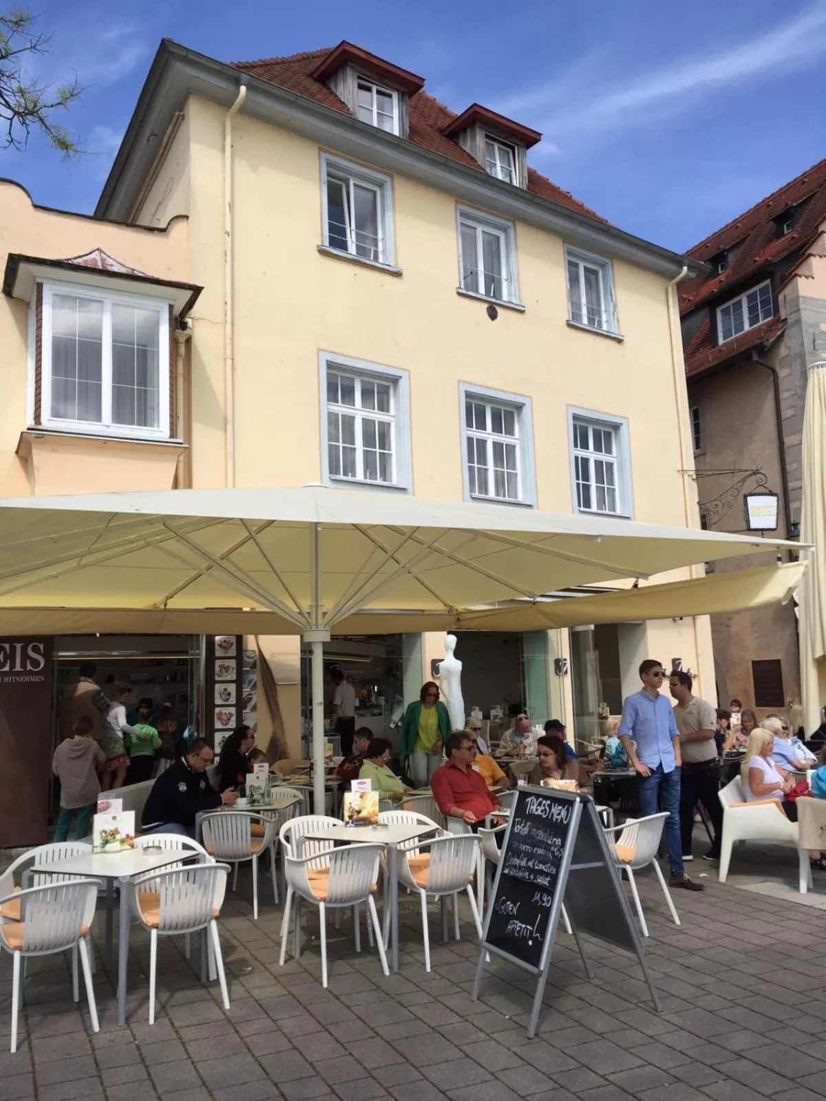 Property building in Hotel Strandcafé Dischinger