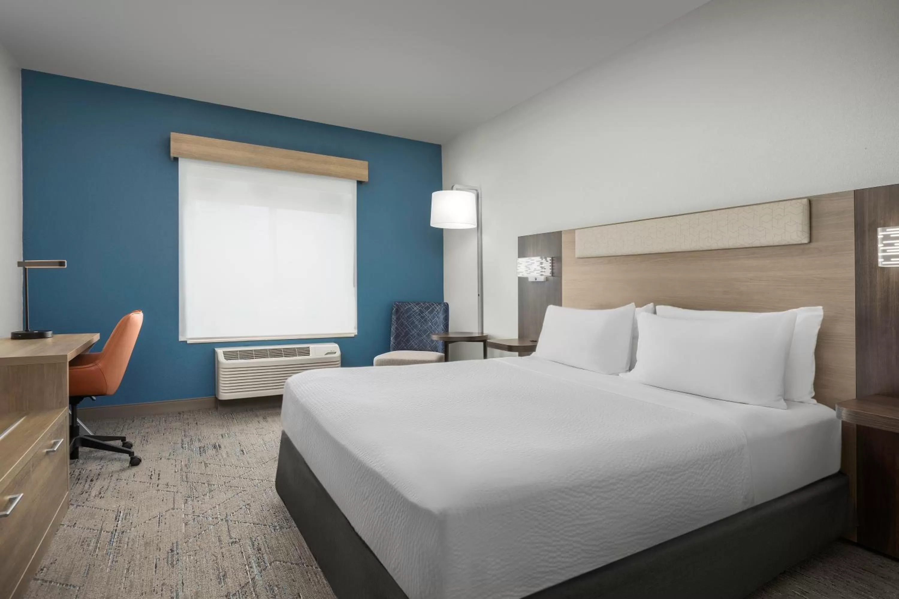Bed in Holiday Inn Express & Suites Superior by IHG