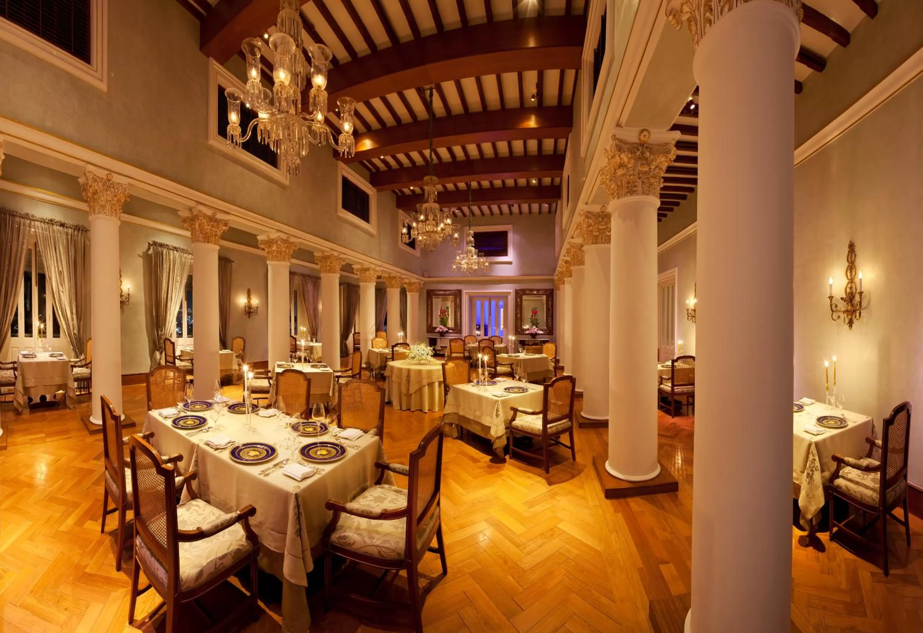 Restaurant/places to eat in Taj Falaknuma Palace