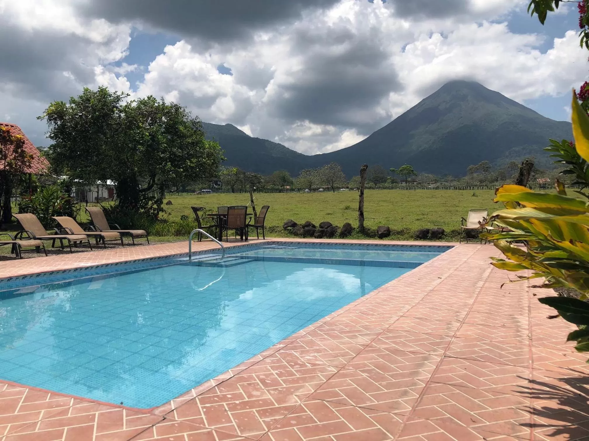 Pool view in Hotel Villas Vista Arenal