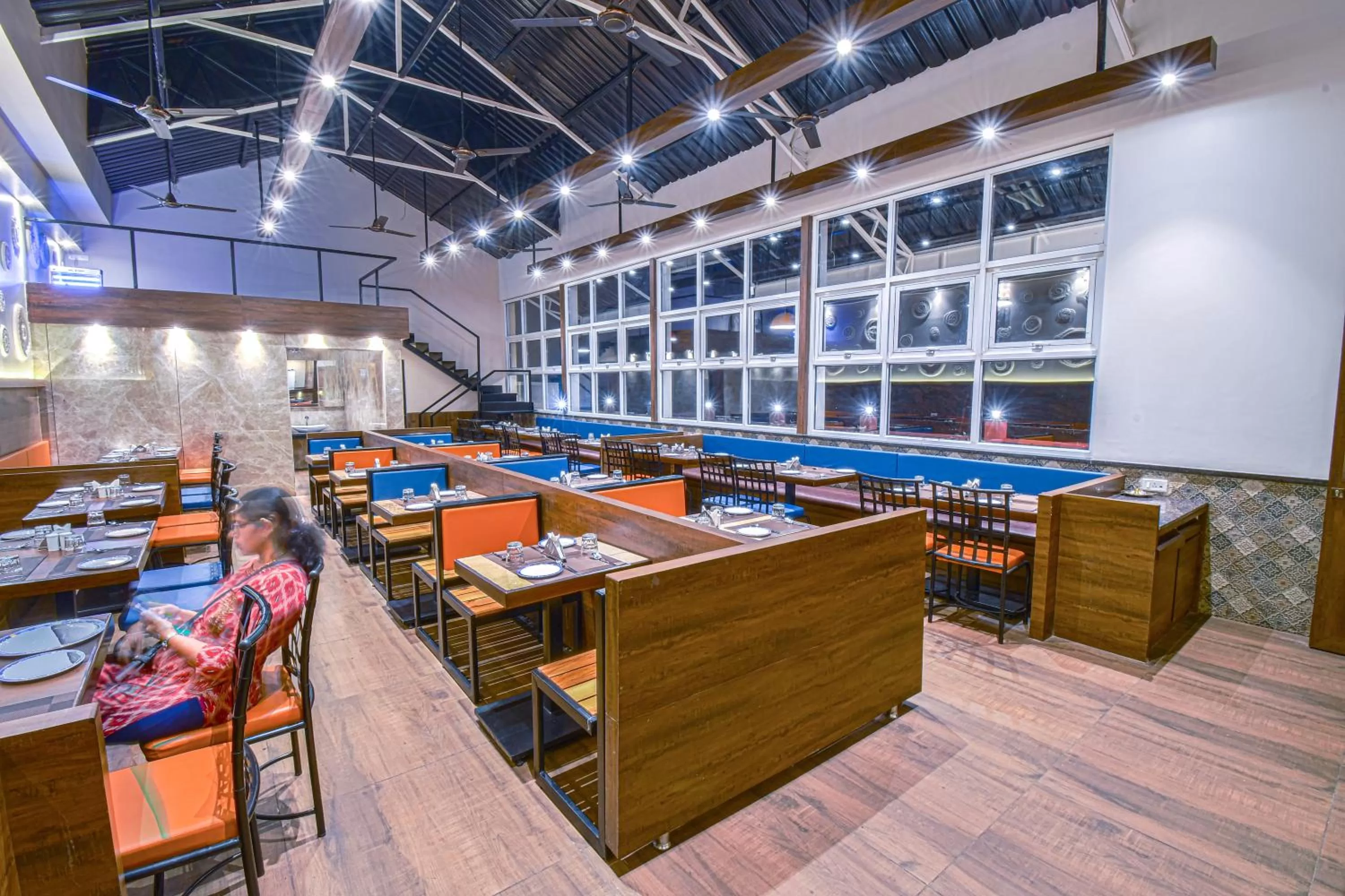 Restaurant/places to eat in Hotel Park Tree, NEAR 5 STAR MIDC, KANERIWADI, NH4 GOA HIGHWAY KOLHAPUR