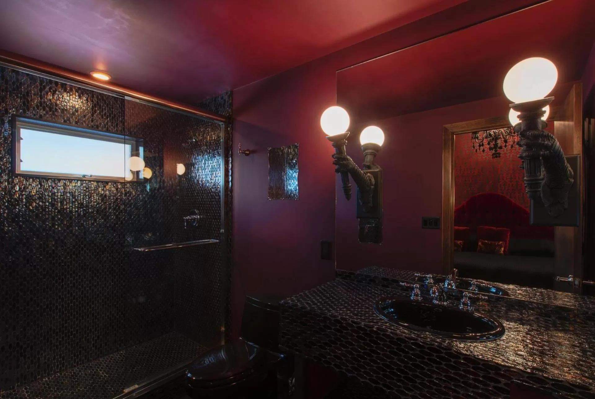 Shower in The Roxbury