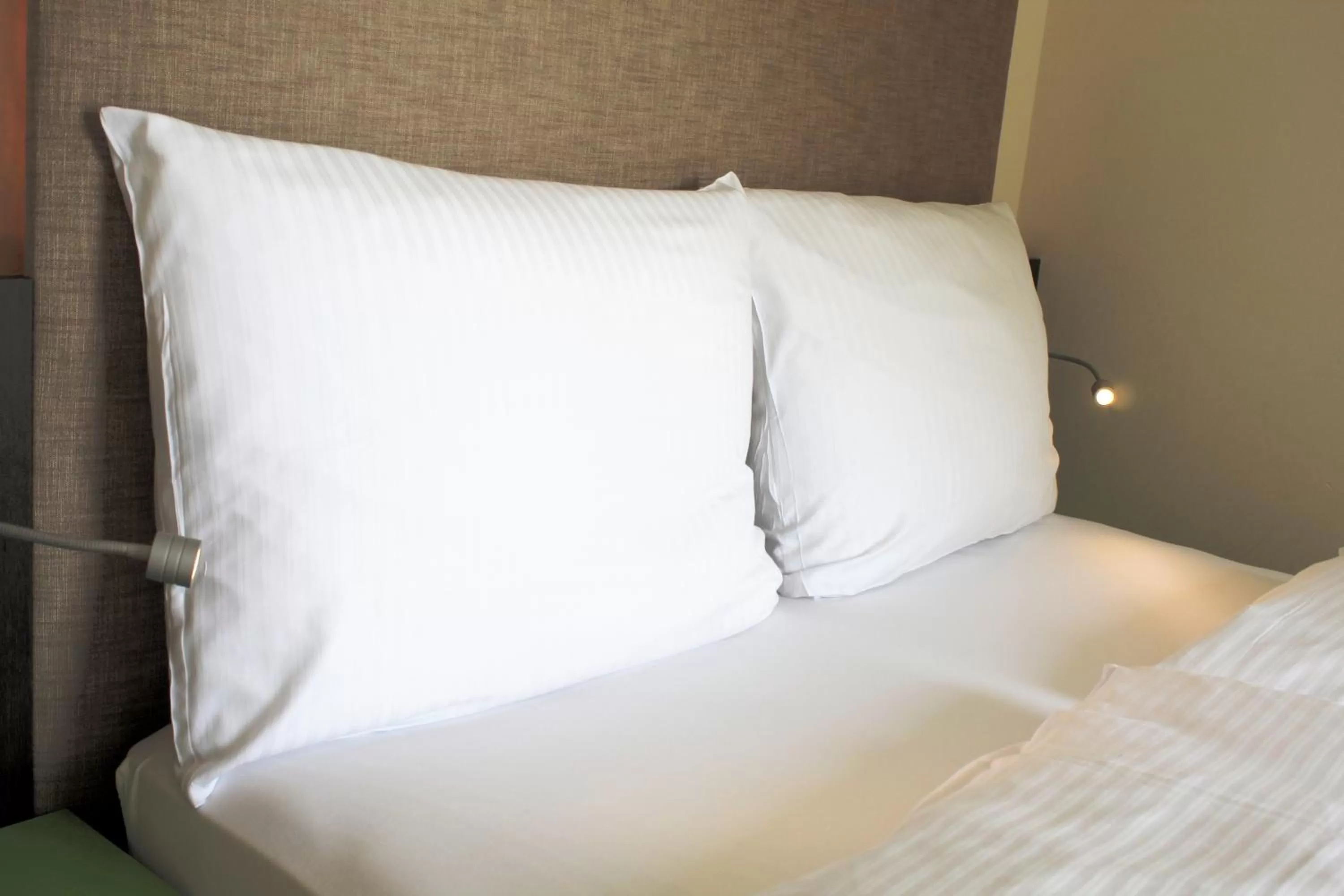 Bed in bestprice Hotel Bendorf Koblenz