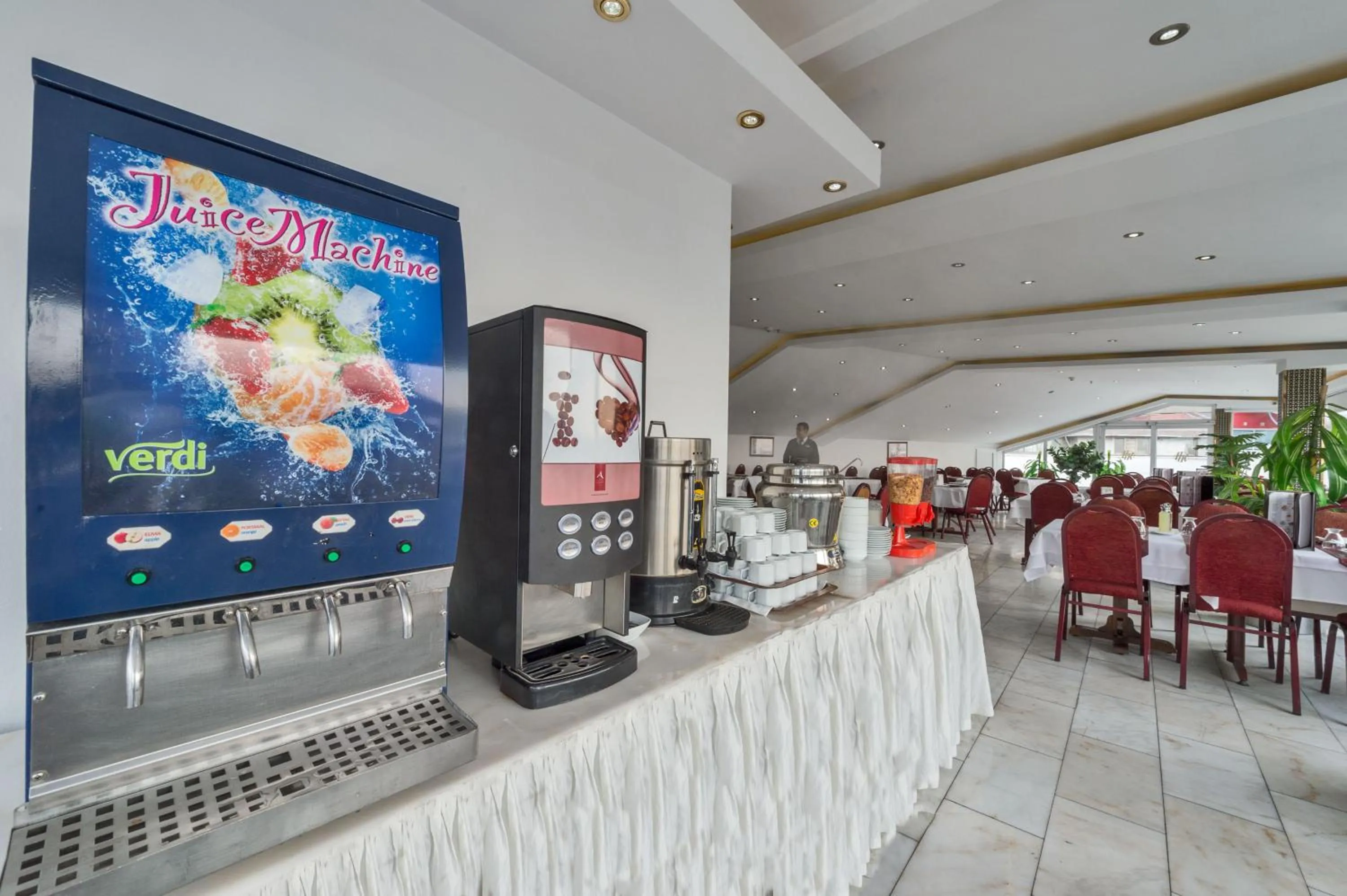 Restaurant/places to eat in Kuran Hotel International