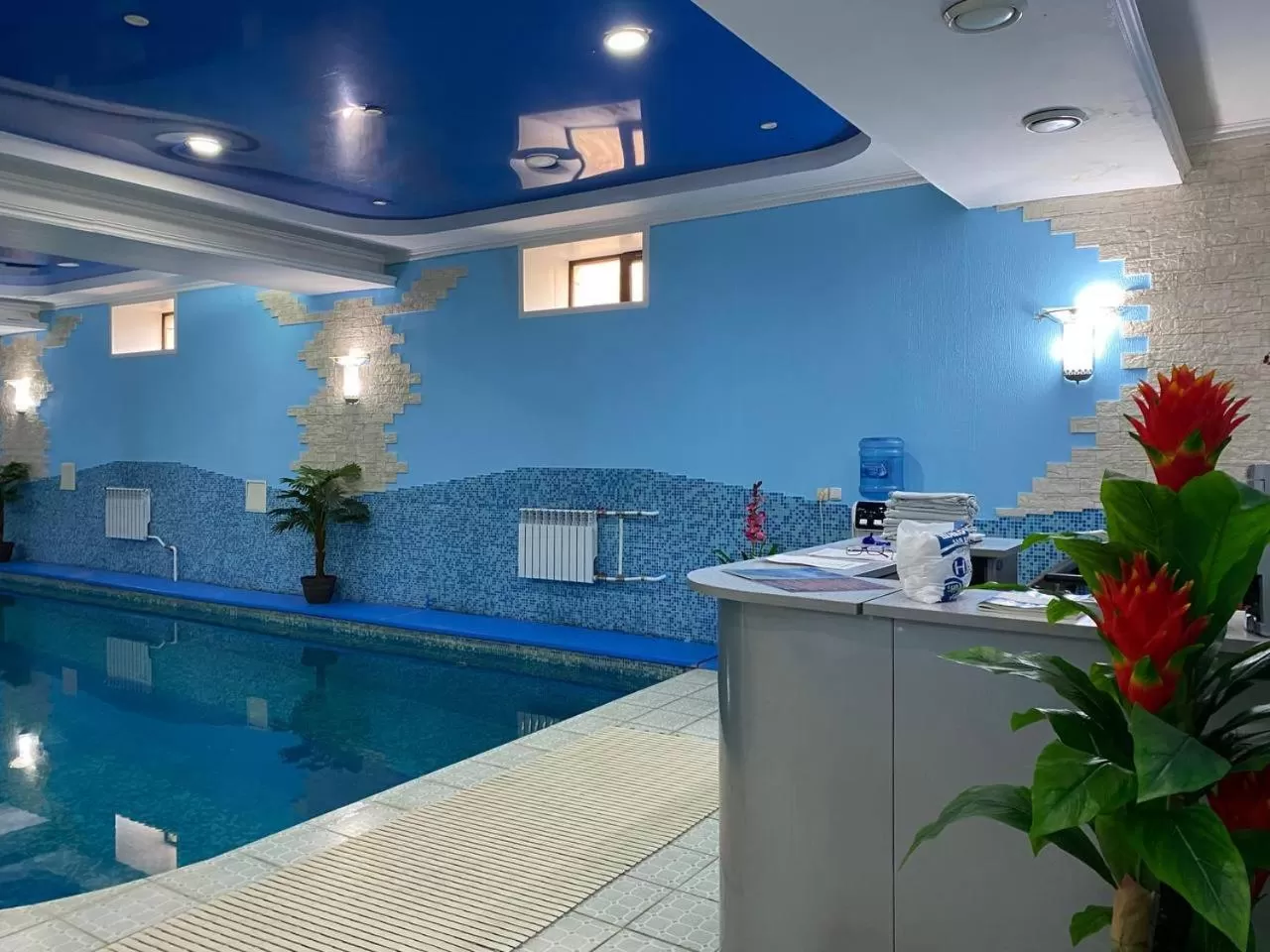 Swimming pool in Deluxe SPA-Hotel