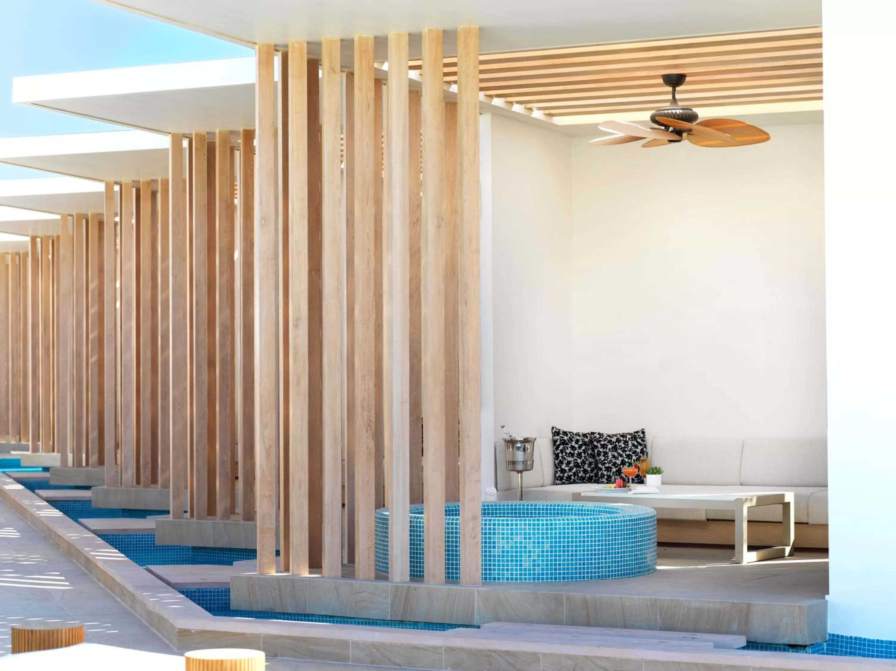 Hot Tub in Sofitel Dubai The Obelisk