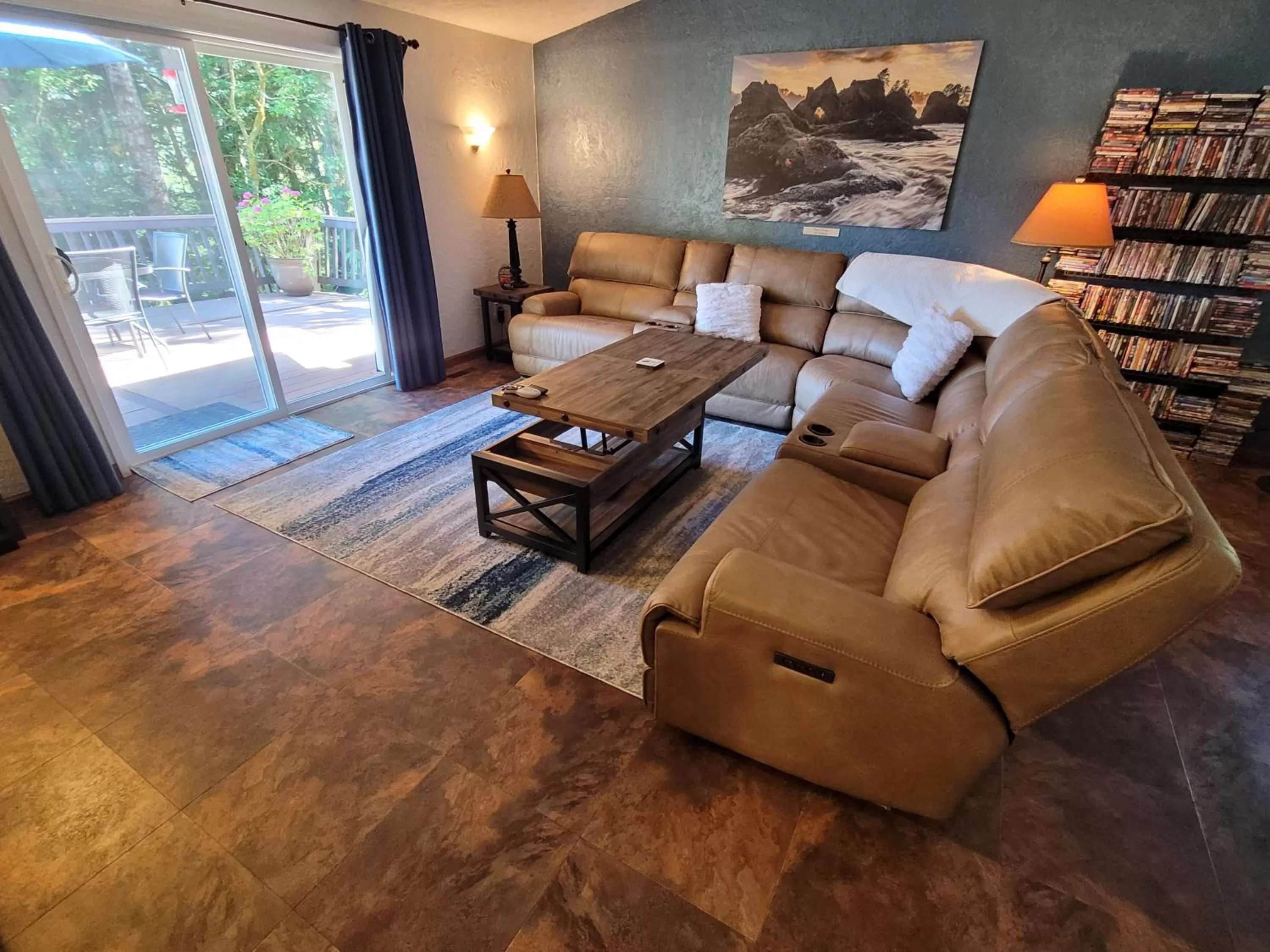 Living room in Misty Valley Inn