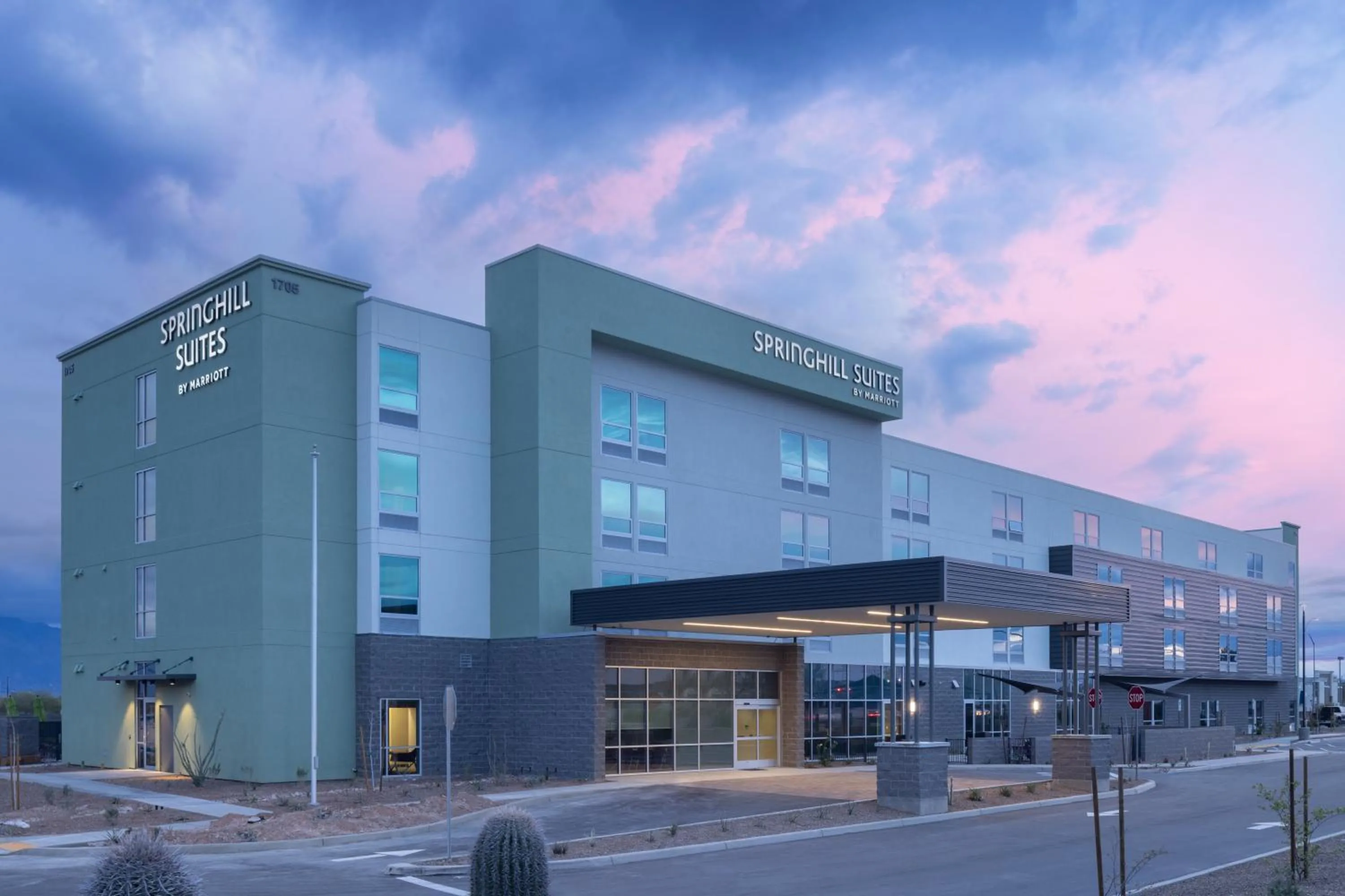 Property building in SpringHill Suites by Marriott Tucson at The Bridges