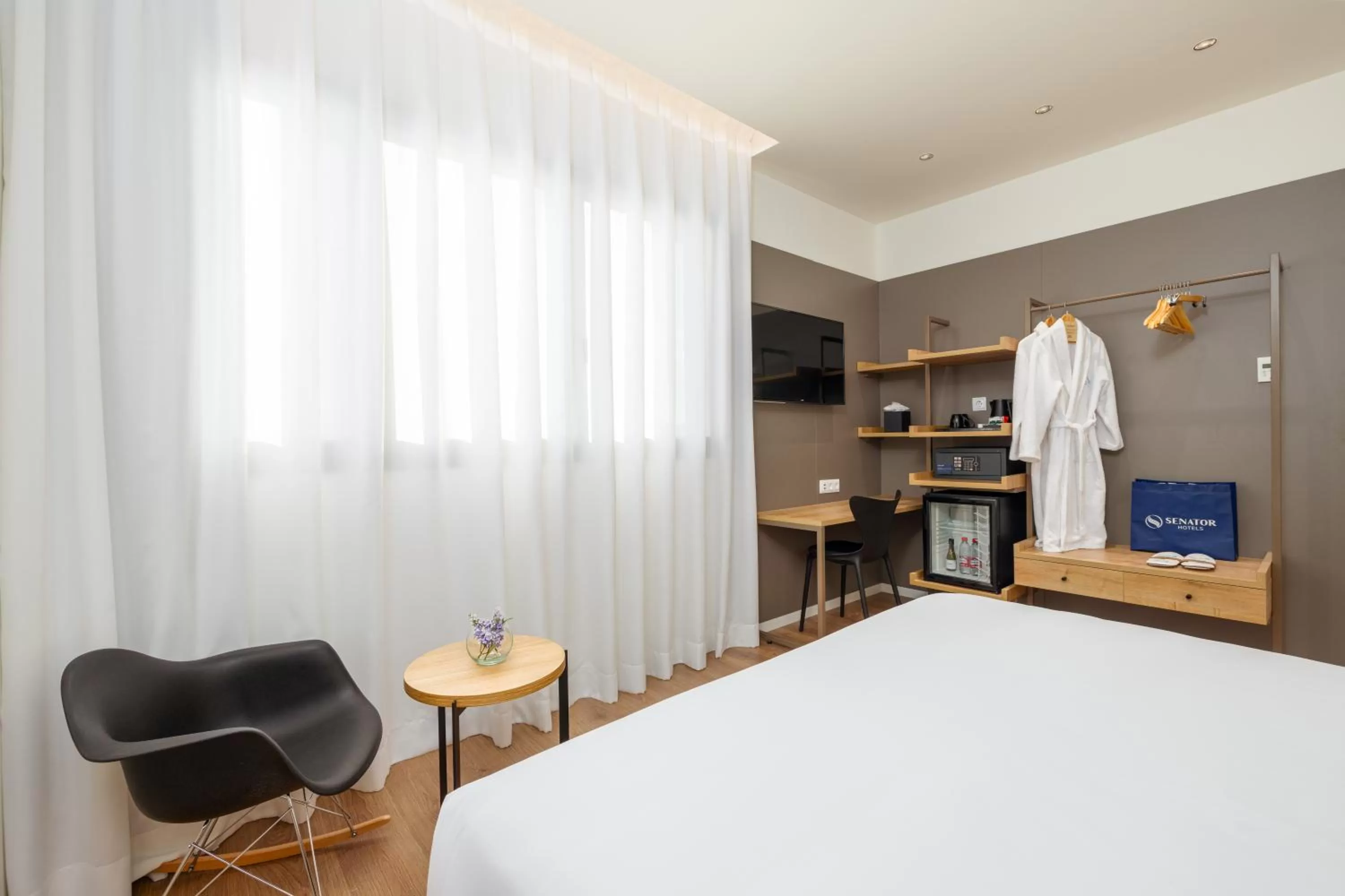 Coffee/tea facilities, Bed in Virgen de los Reyes