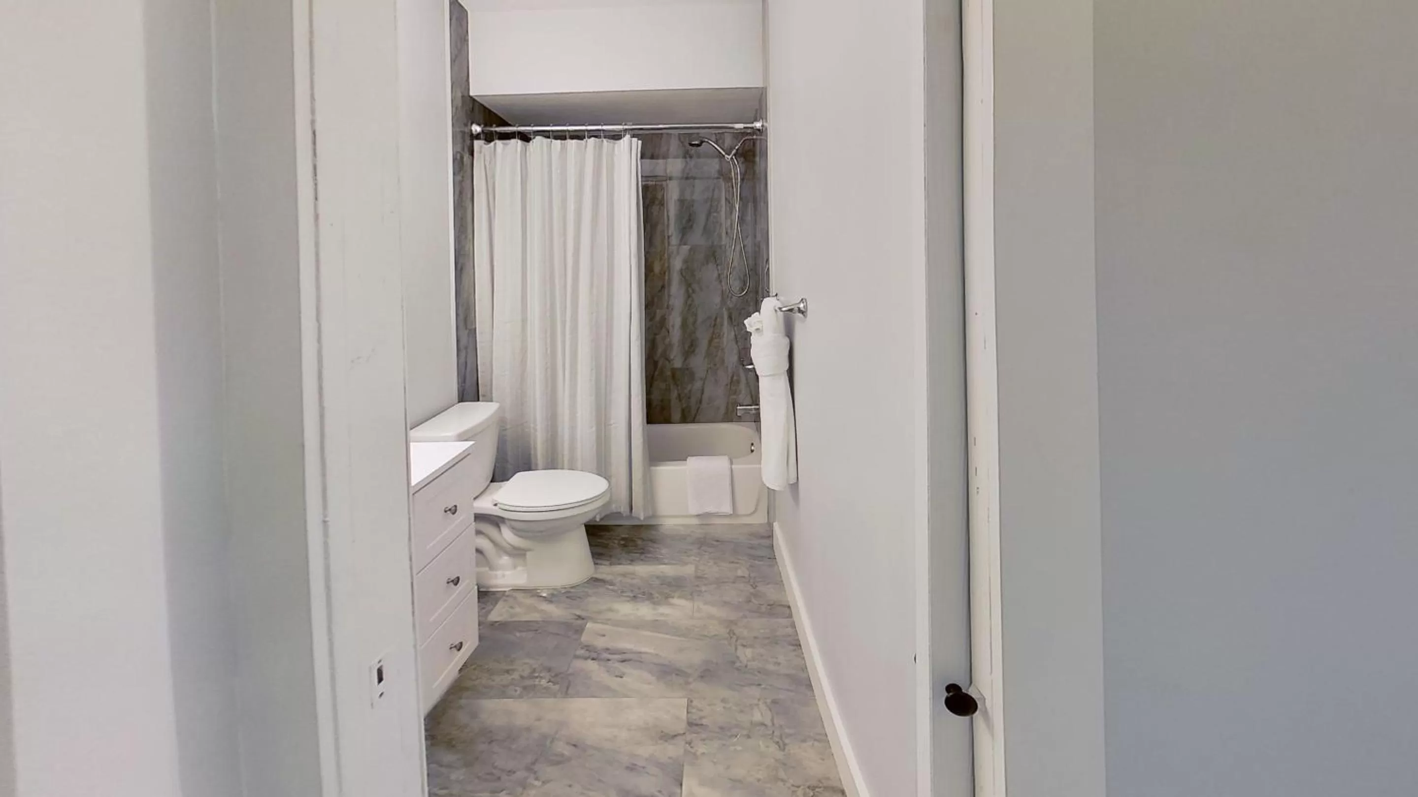 Bathroom in Matlacha on Shoreview