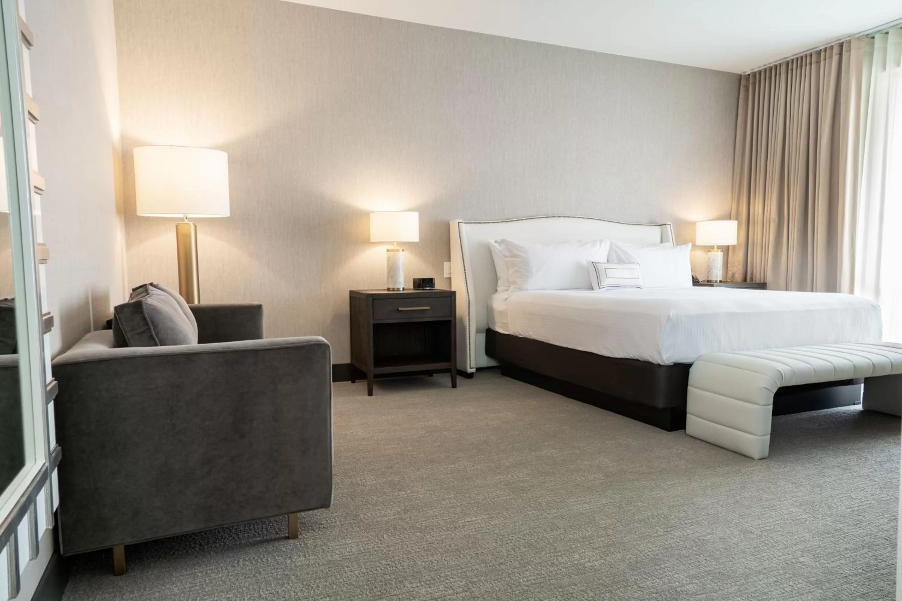 Bedroom, Bed in SpringHill Suites by Marriott Chicago Chinatown
