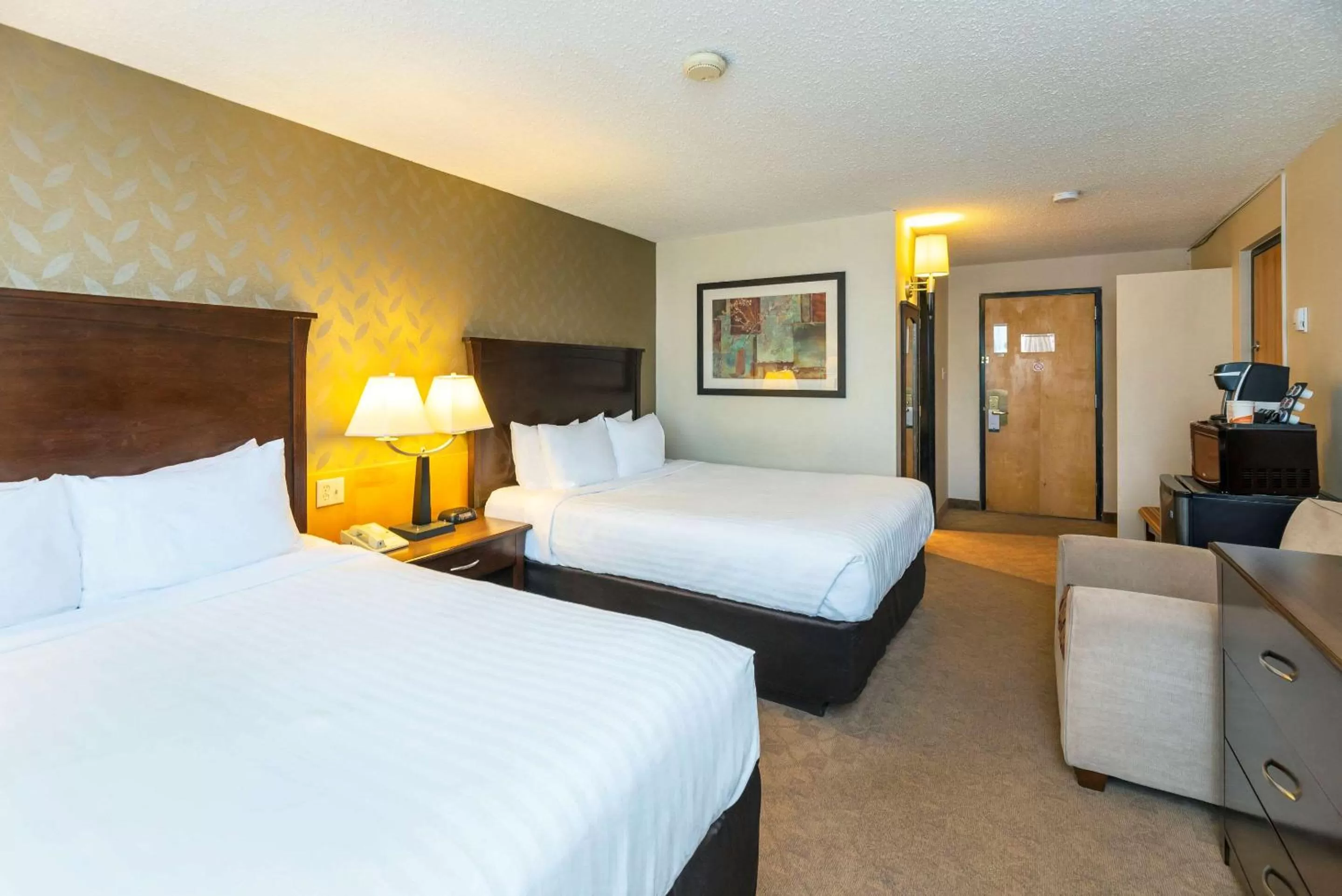 Bedroom, Bed in Prestige Riverside Lodge Quesnel