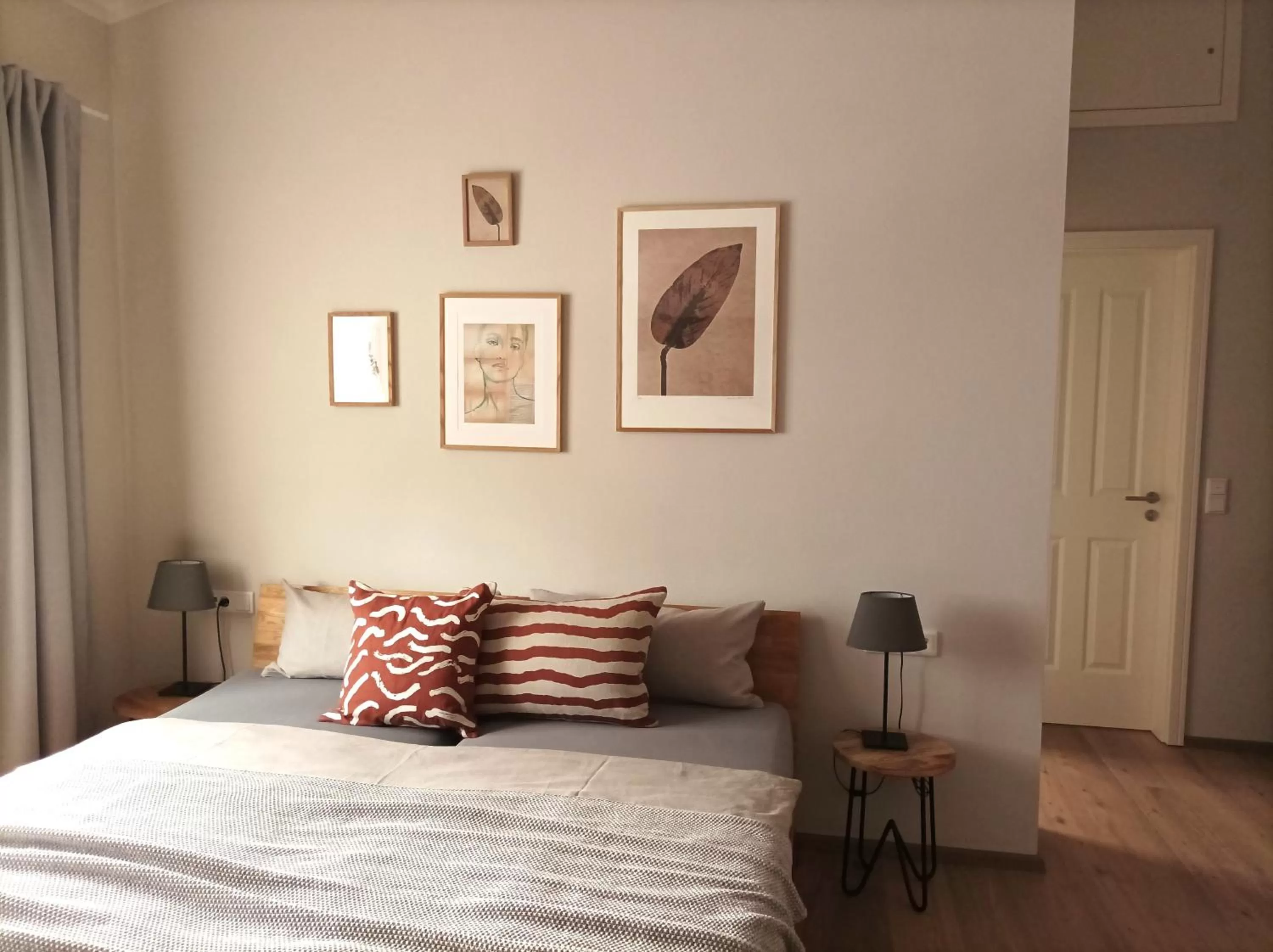 Photo of the whole room, Bed in Das Kornburg-Quartier