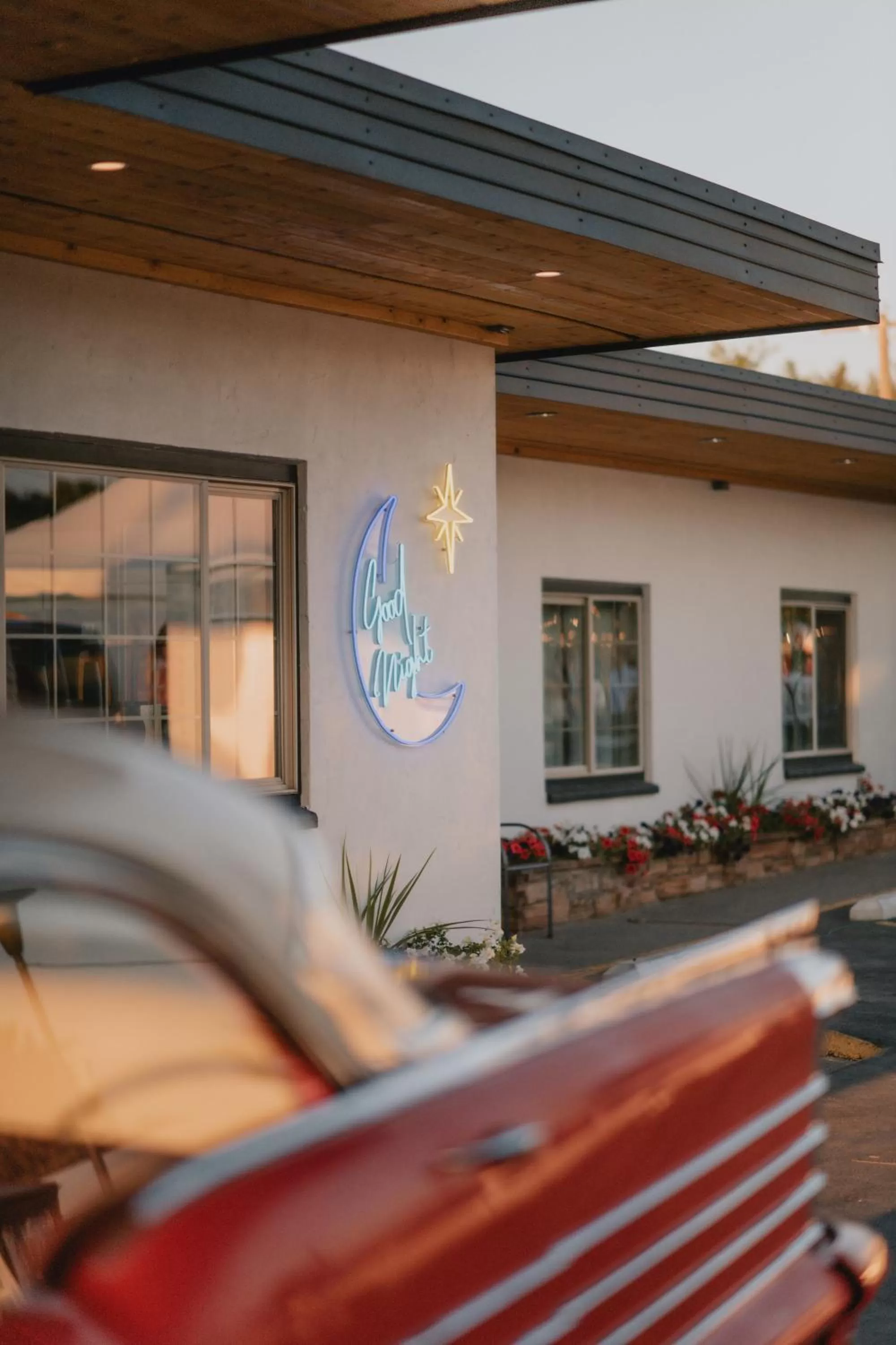 Property building in Sapphire Motel Midtown Bozeman