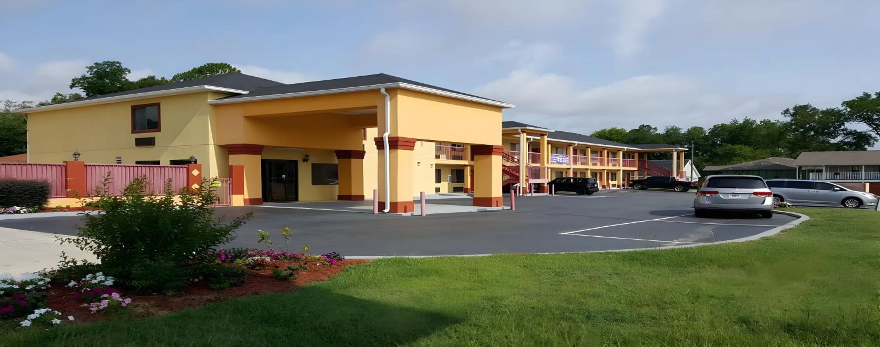 Property Building in FairBridge Inn & Suites Hawkinsville