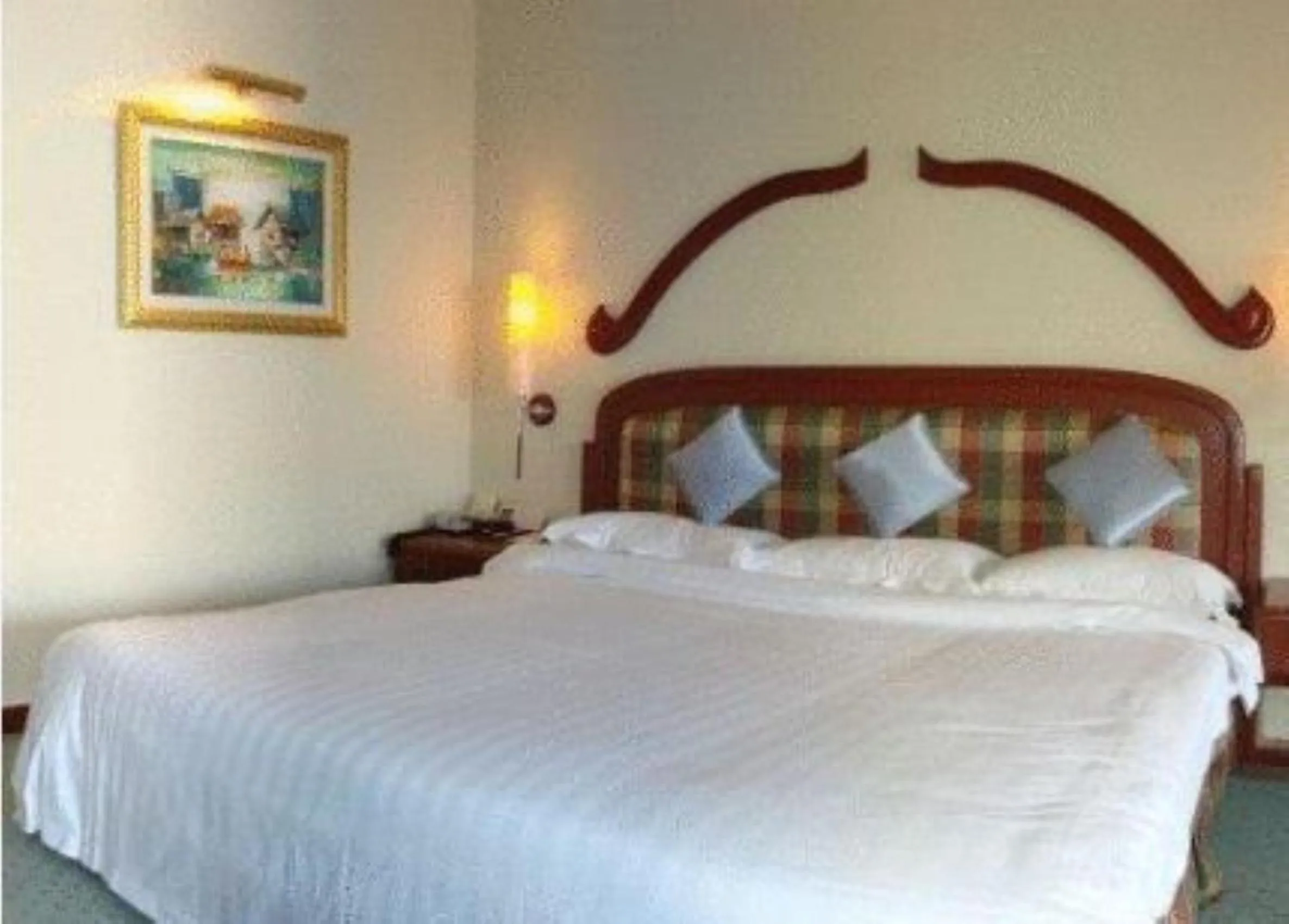 Bed in Hotel Cambodiana