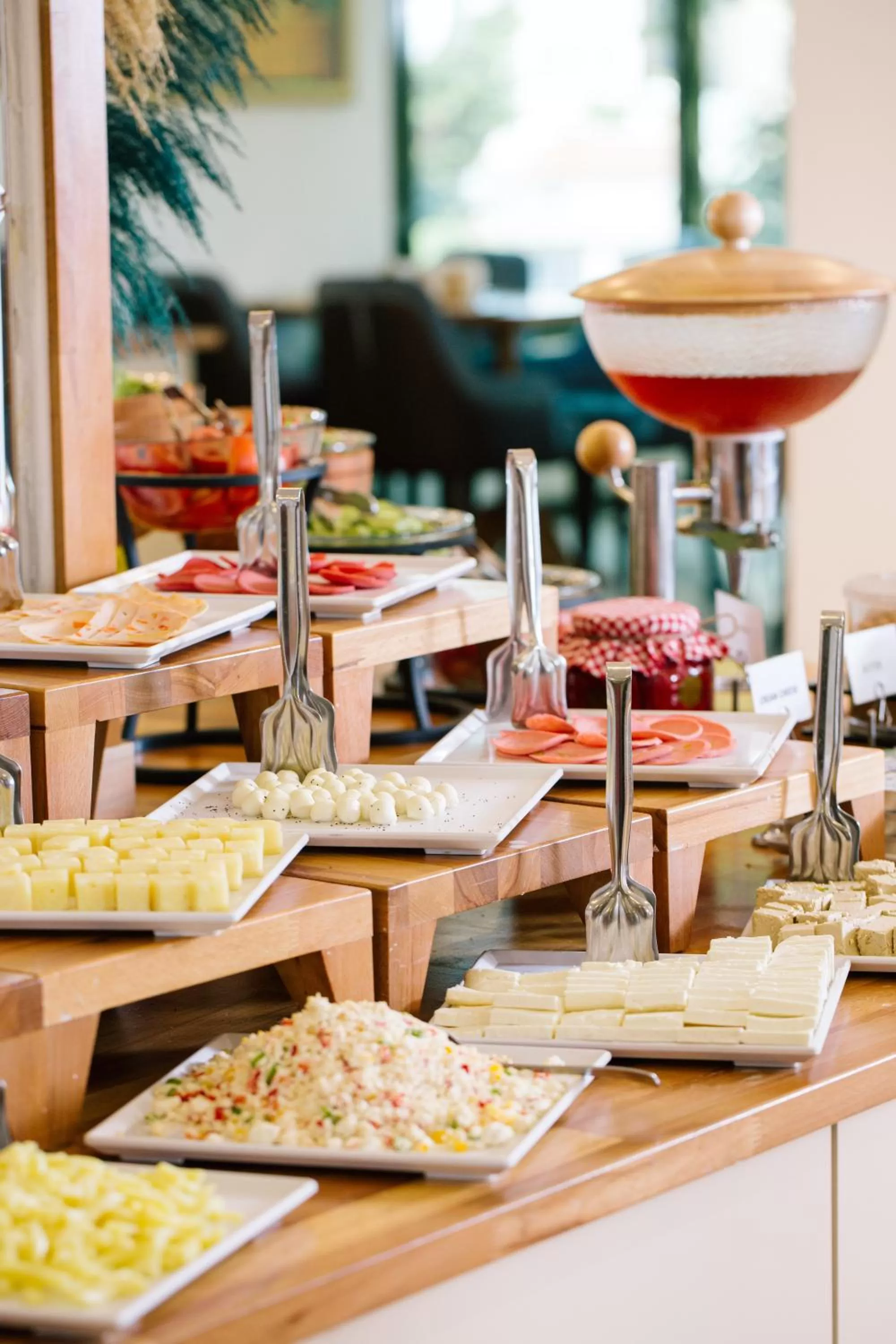 Food and drinks in Marble Hotel