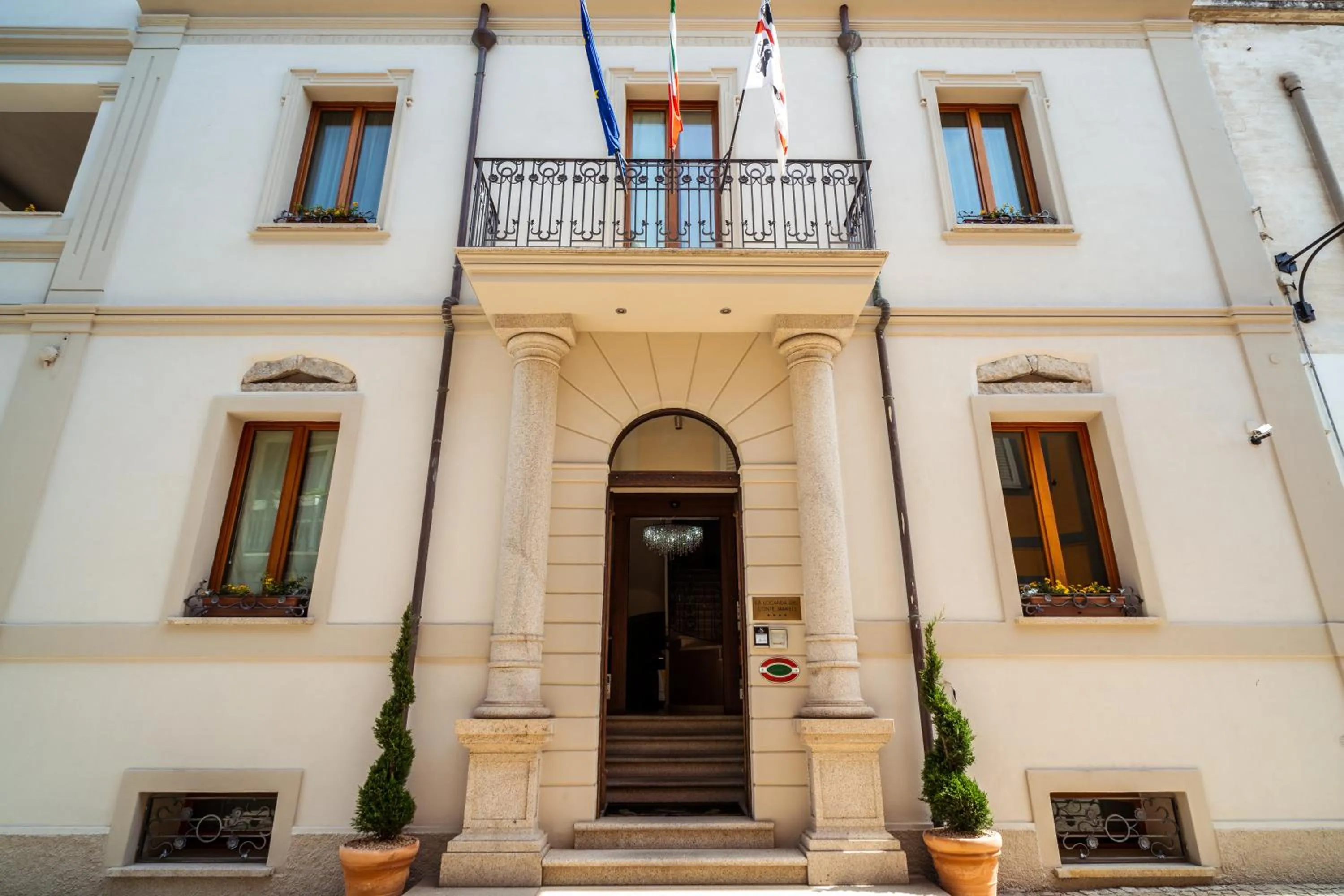 Property building in La Locanda Del Conte Mameli - Boutique Hotel & Suite SPA