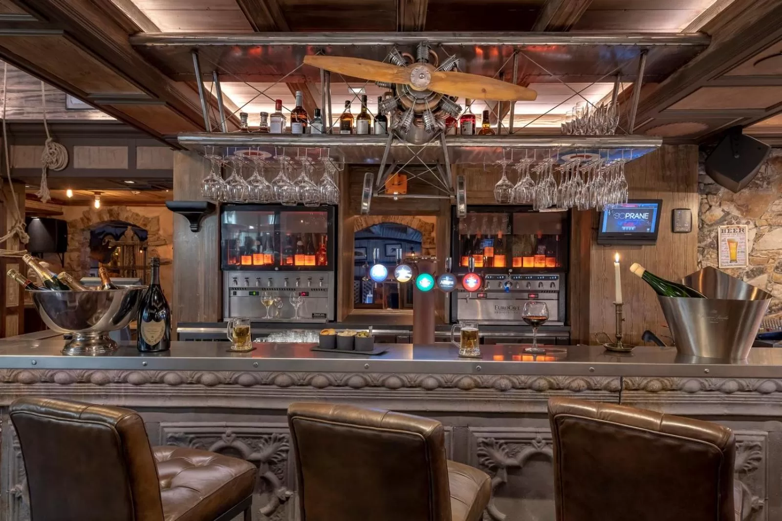 Restaurant/places to eat in Hotel La Chaudanne