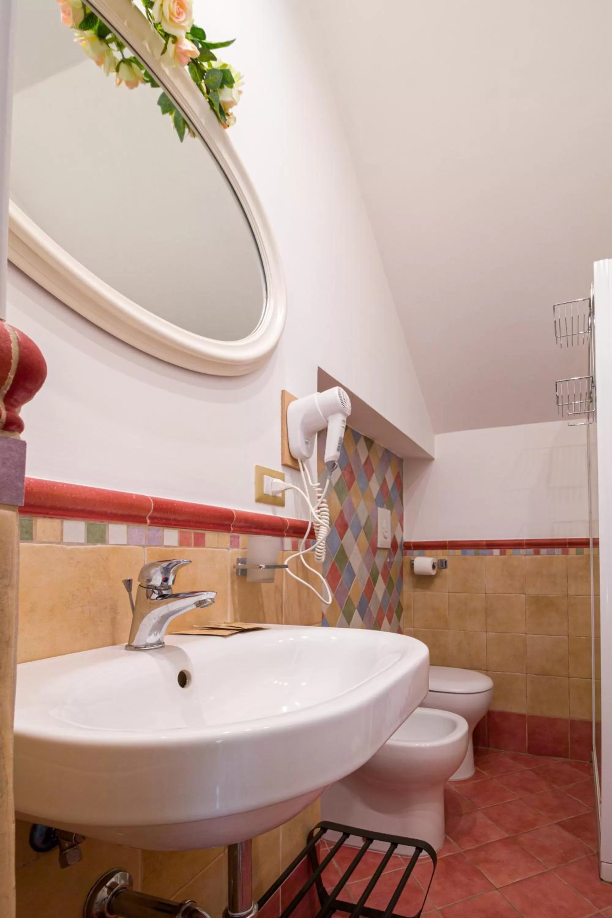 Toilet in V&V Suite & Breakfast