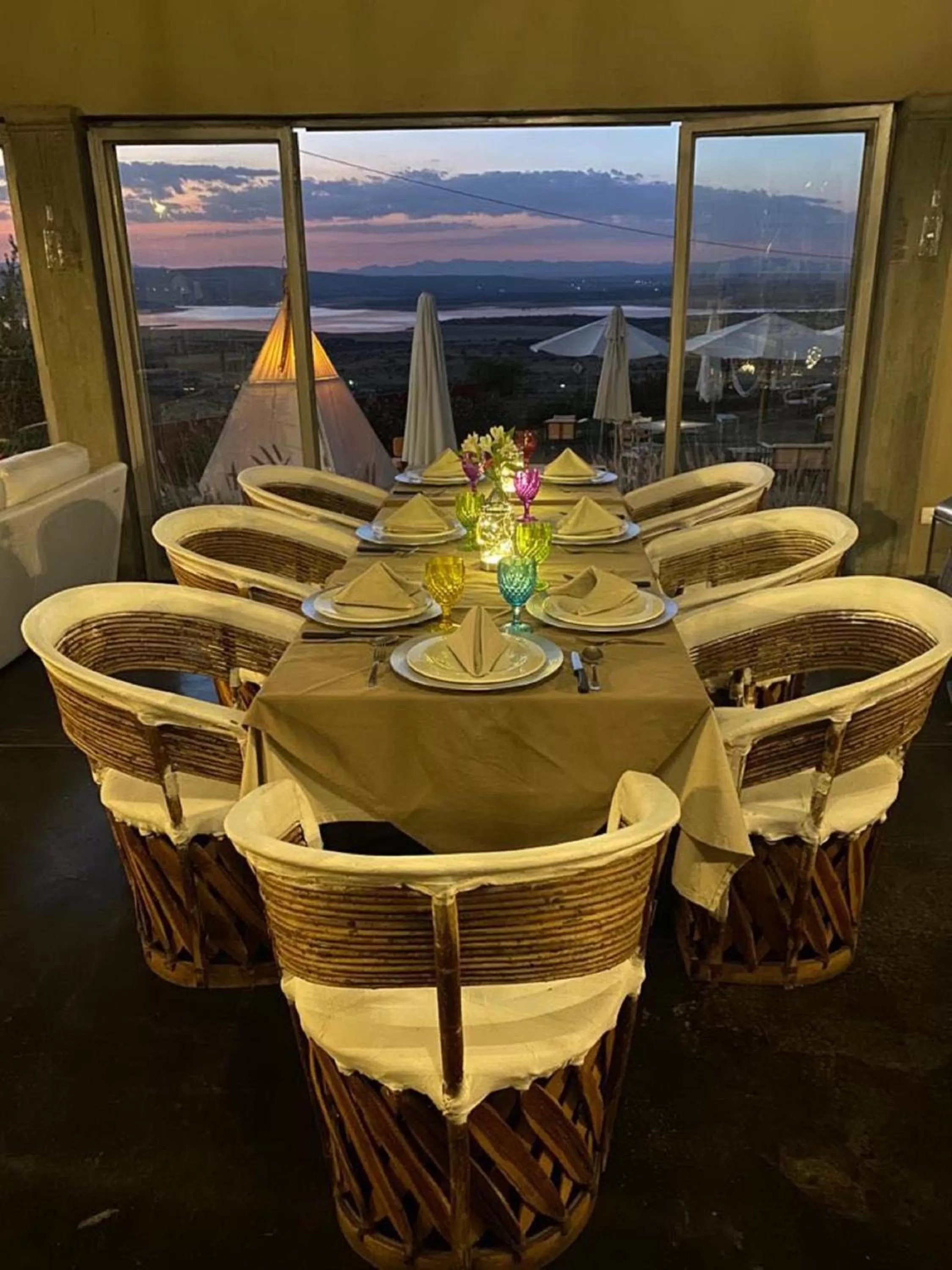 Restaurant/places to eat in View Hotel Boutique