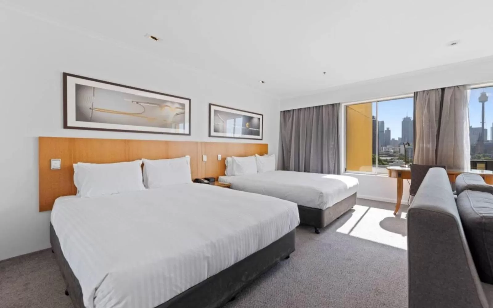 Bedroom, Bed in Holiday Inn Sydney Potts Point