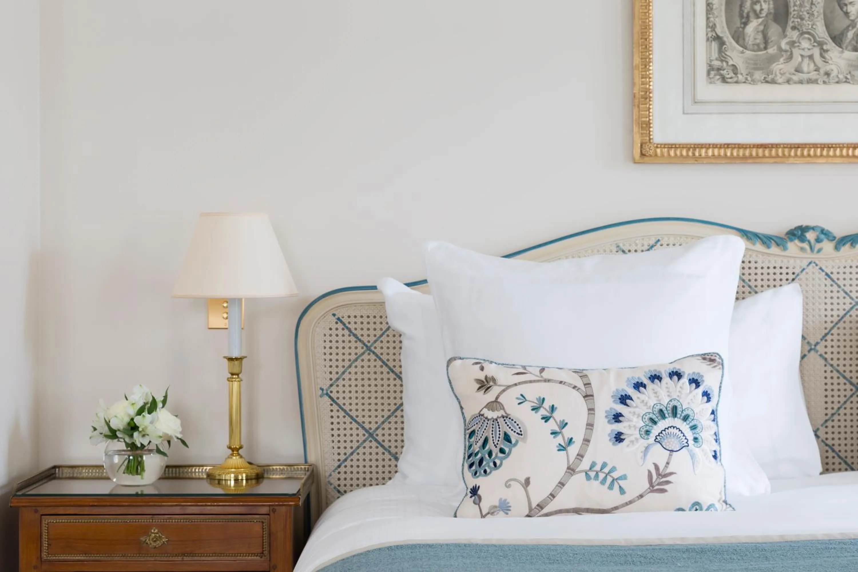 Bed in Le Bristol Paris, Oetker Hotels