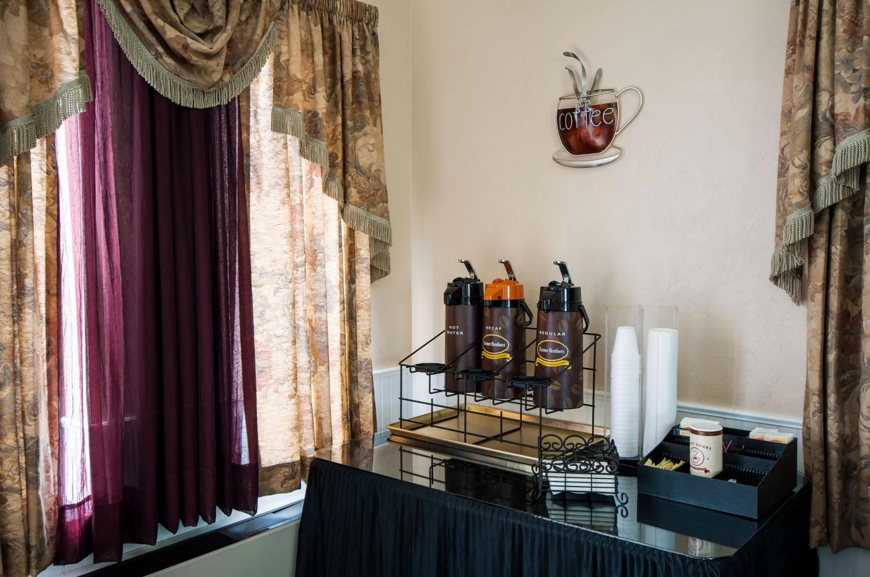 Coffee/tea facilities in Quality Inn Wenatchee-Leavenworth