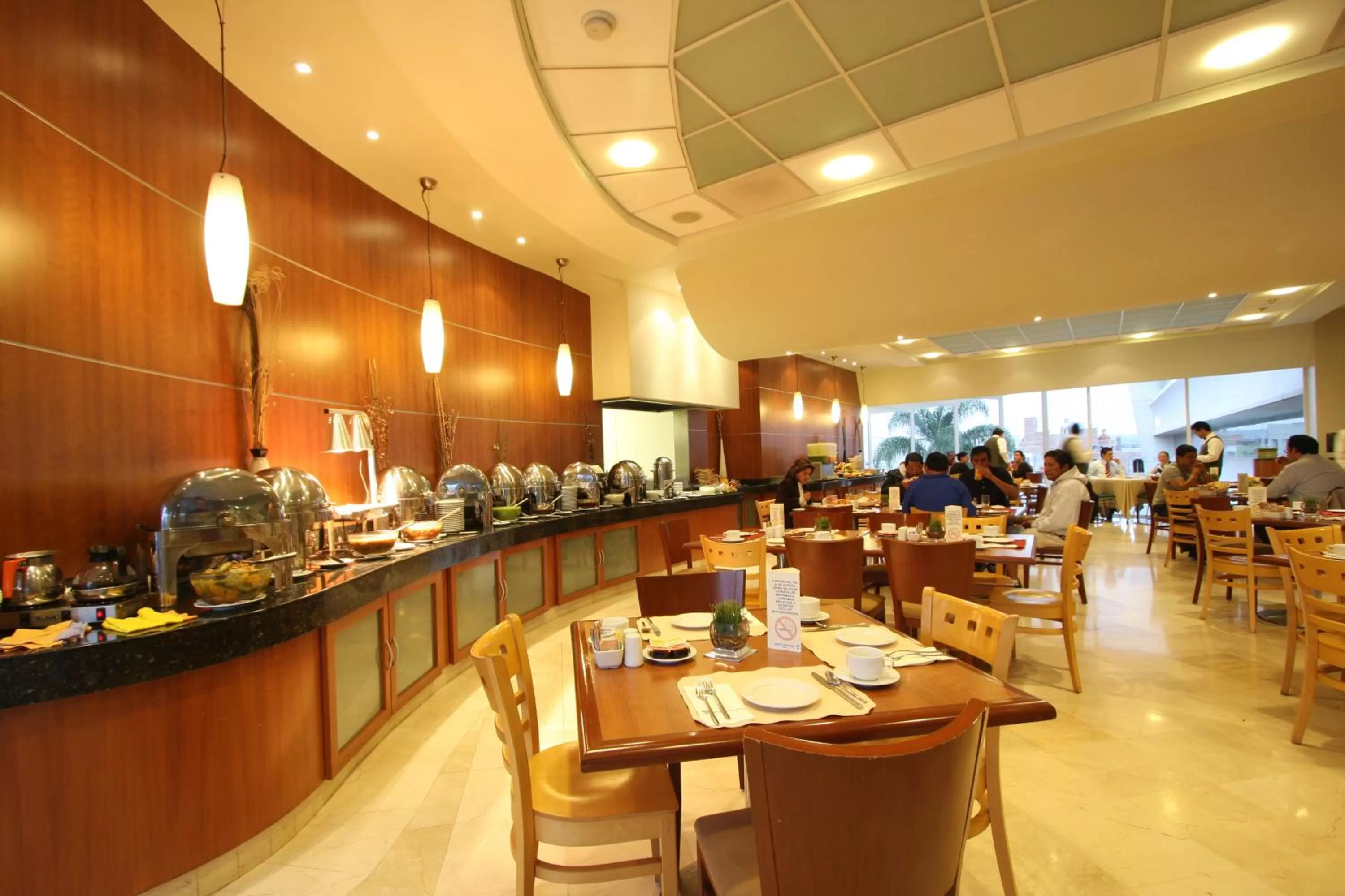 Restaurant/places to eat in Hotel Mercury Inn