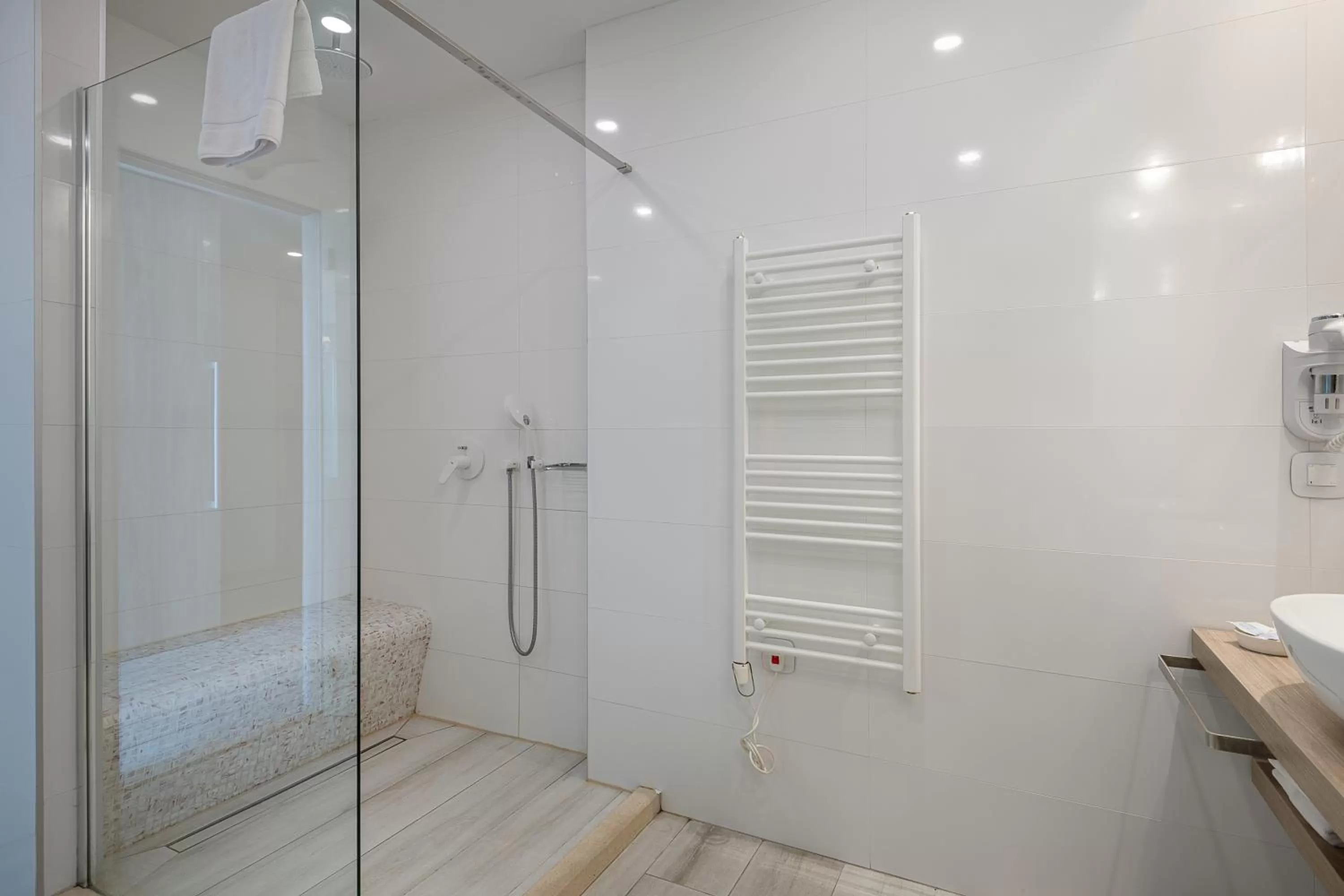 Executive Junior Suite with Balcony and Sea View in Hotel Cavtat