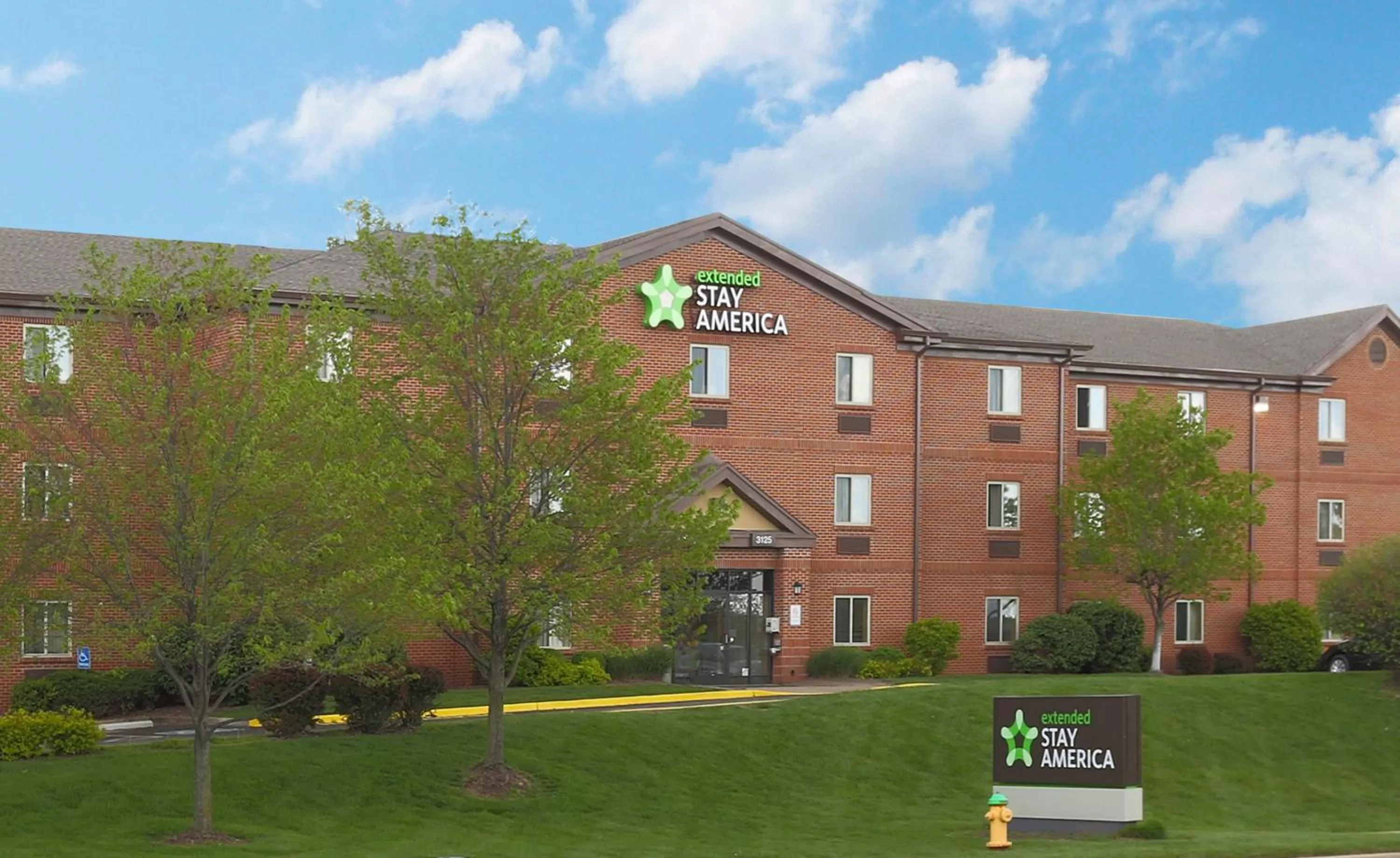 Property building in Extended Stay America Select Suites - St Louis - Earth City