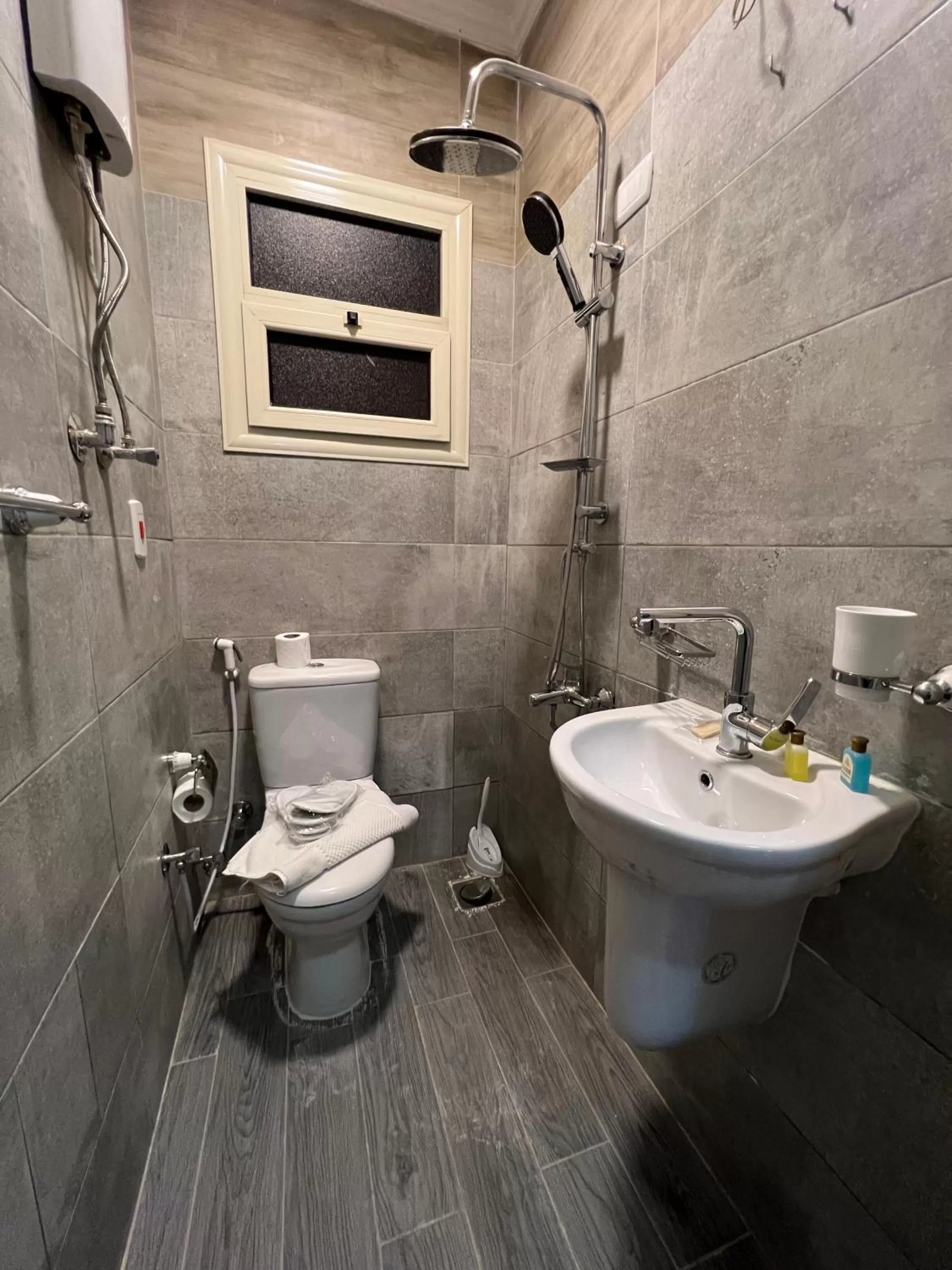 Shower, Bathroom in The Muse Pyramids