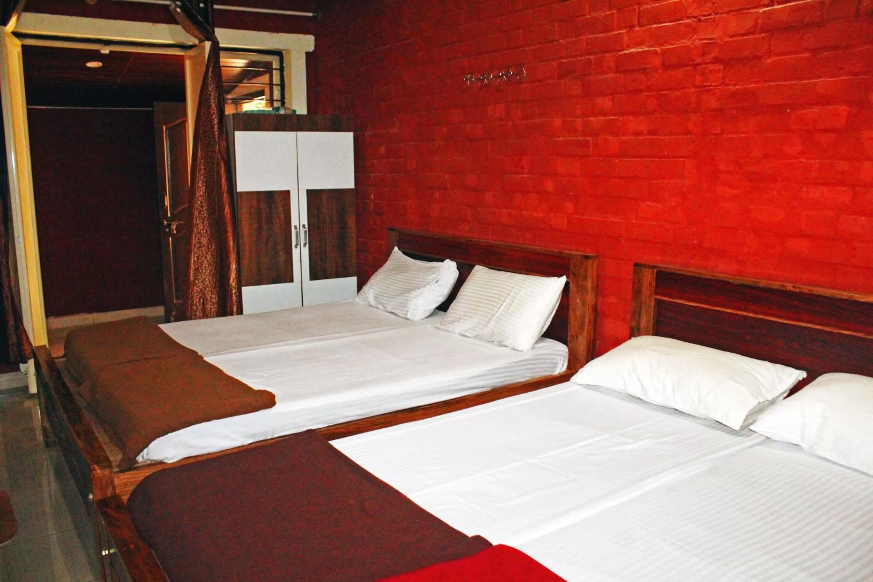 Bedroom, Bed in CS County Resort