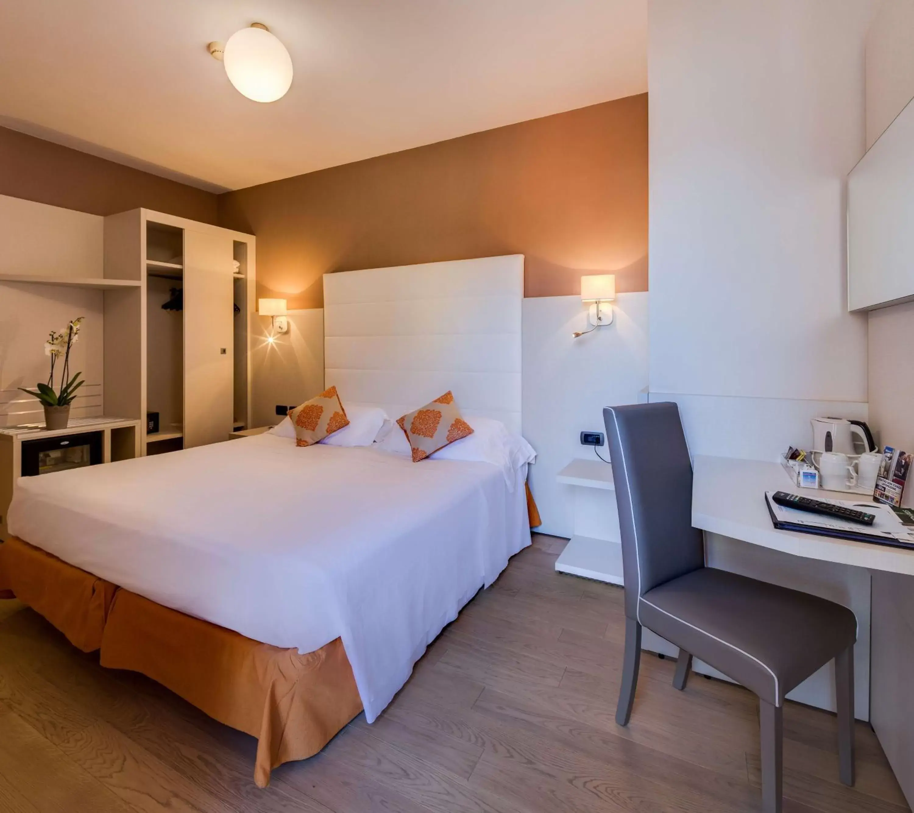 Double or Twin Room with Partial Sea View in Best Western Regina Elena Double or Twin Room with Partial Sea View in Best Western Regina Elena