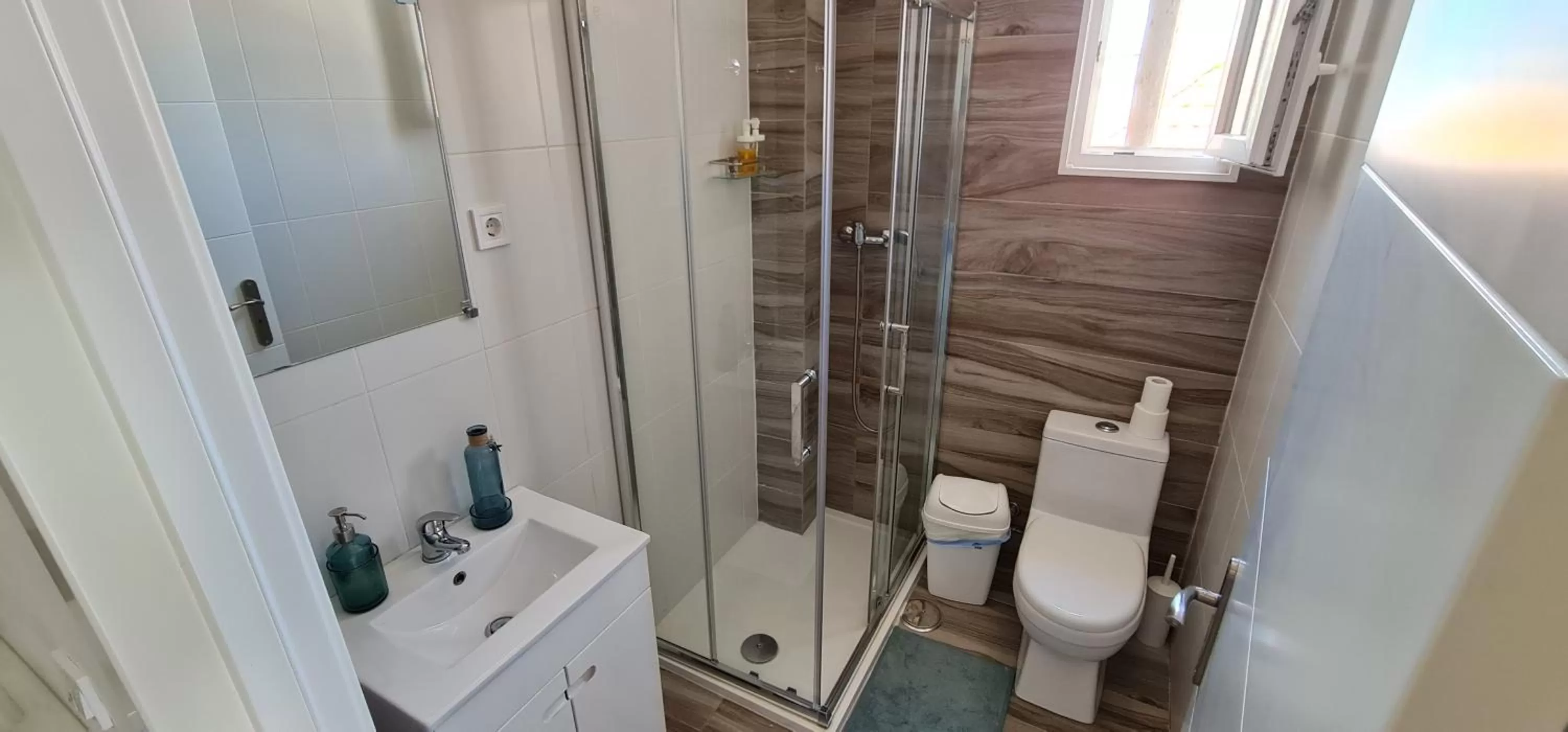 Shower, Bathroom in Costa Paradise Beach