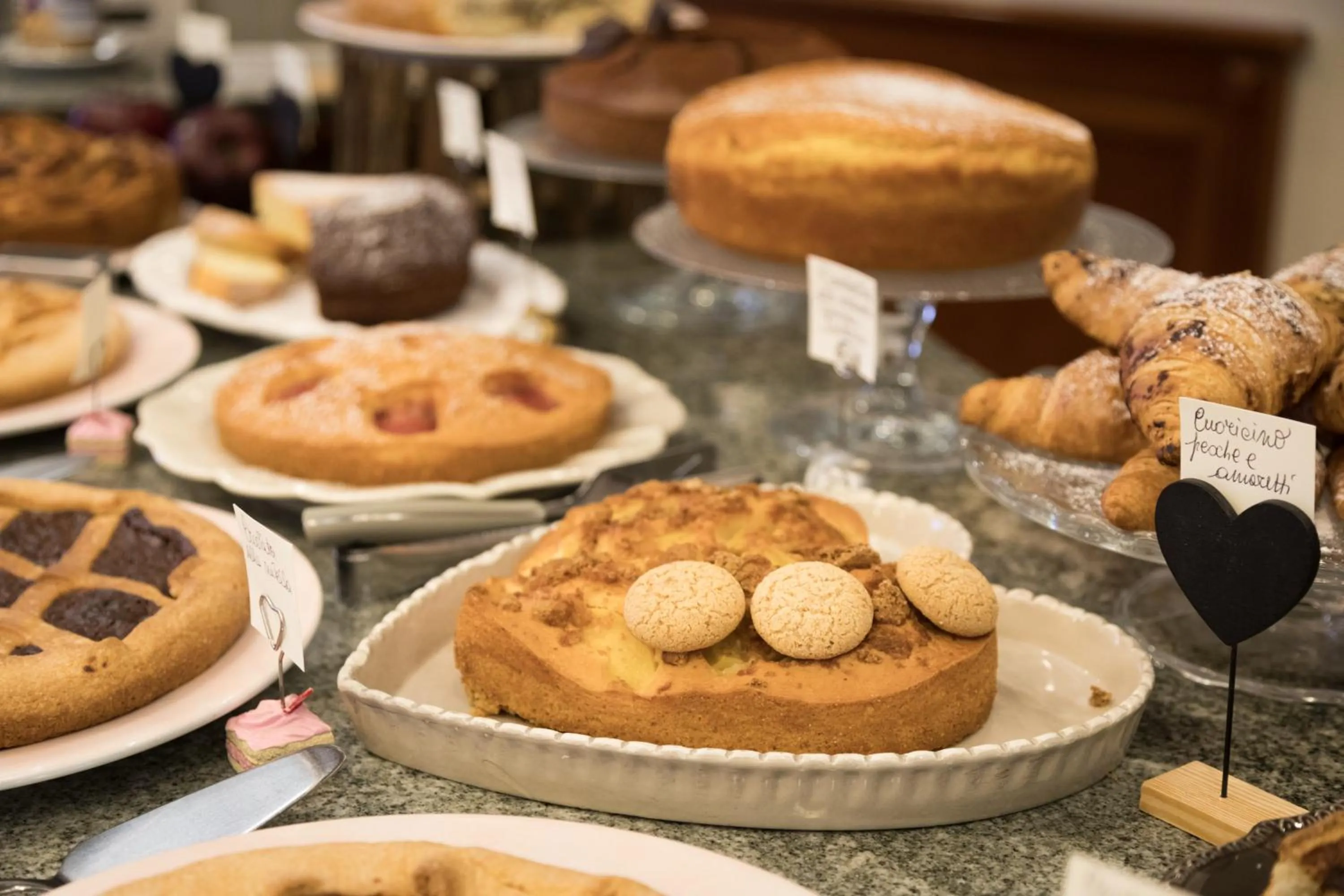 Food and drinks in Hotel Villa Tiziana