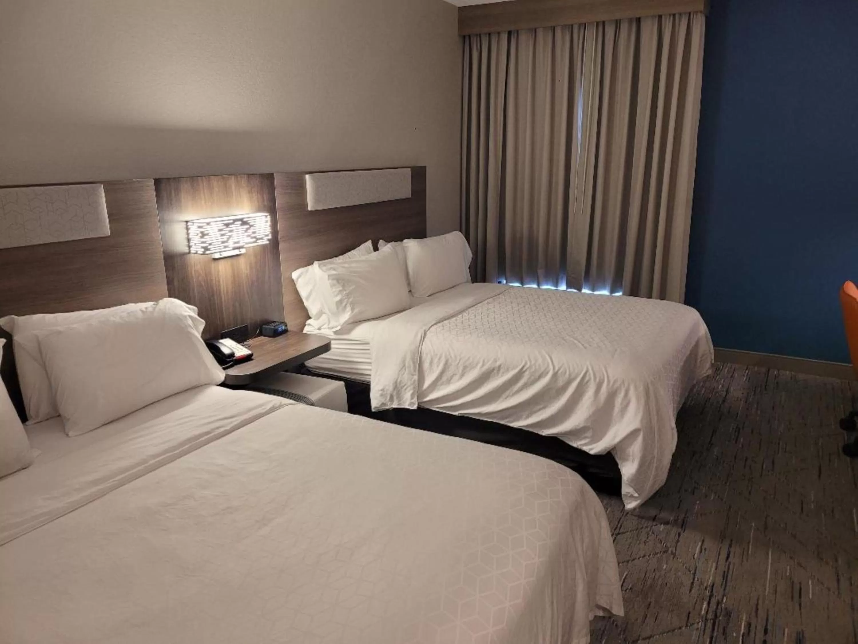 Photo of the whole room, Bed in Holiday Inn Express Hotel & Suites Starkville, an IHG Hotel