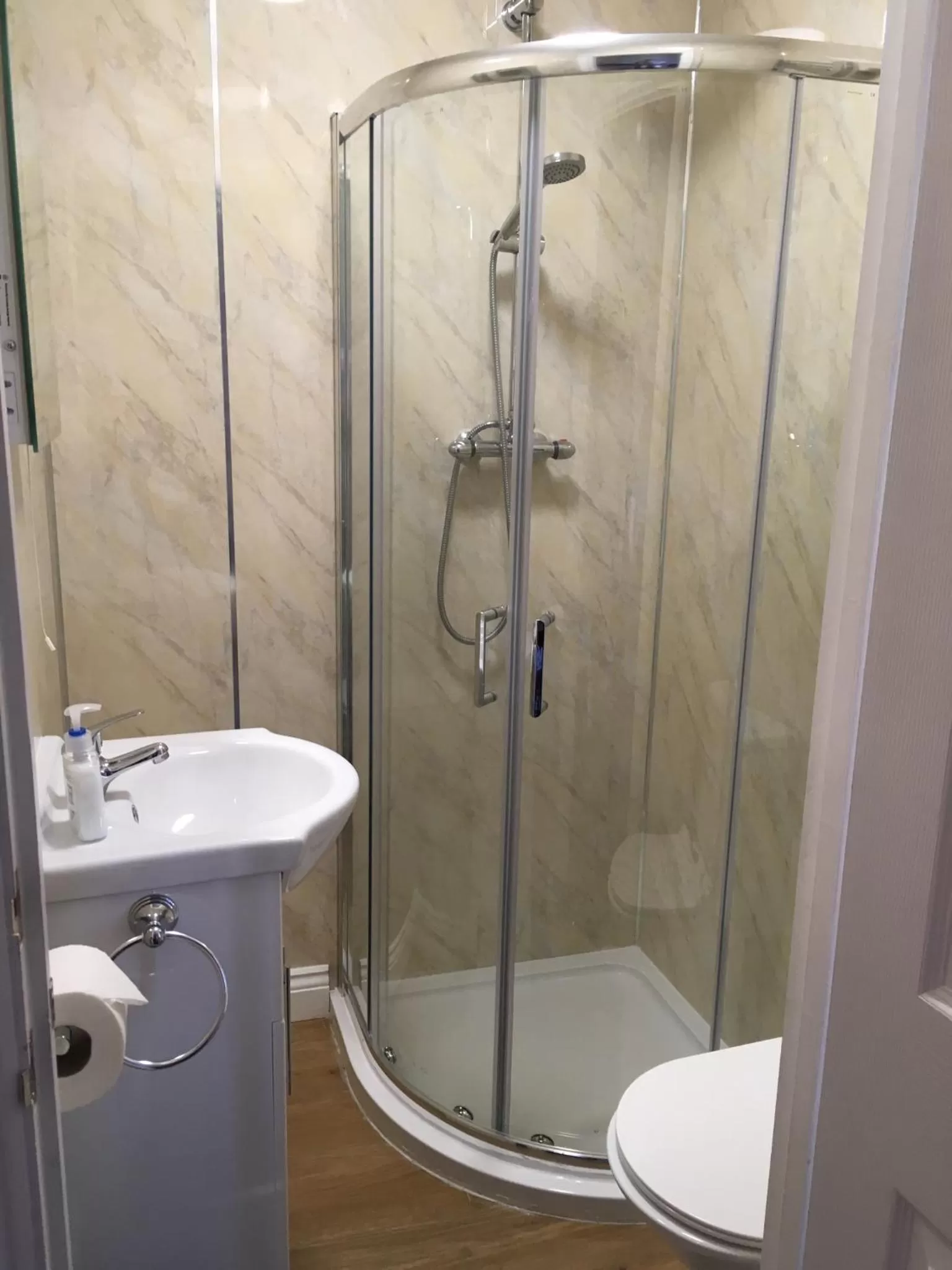 The White Hart pub and rooms