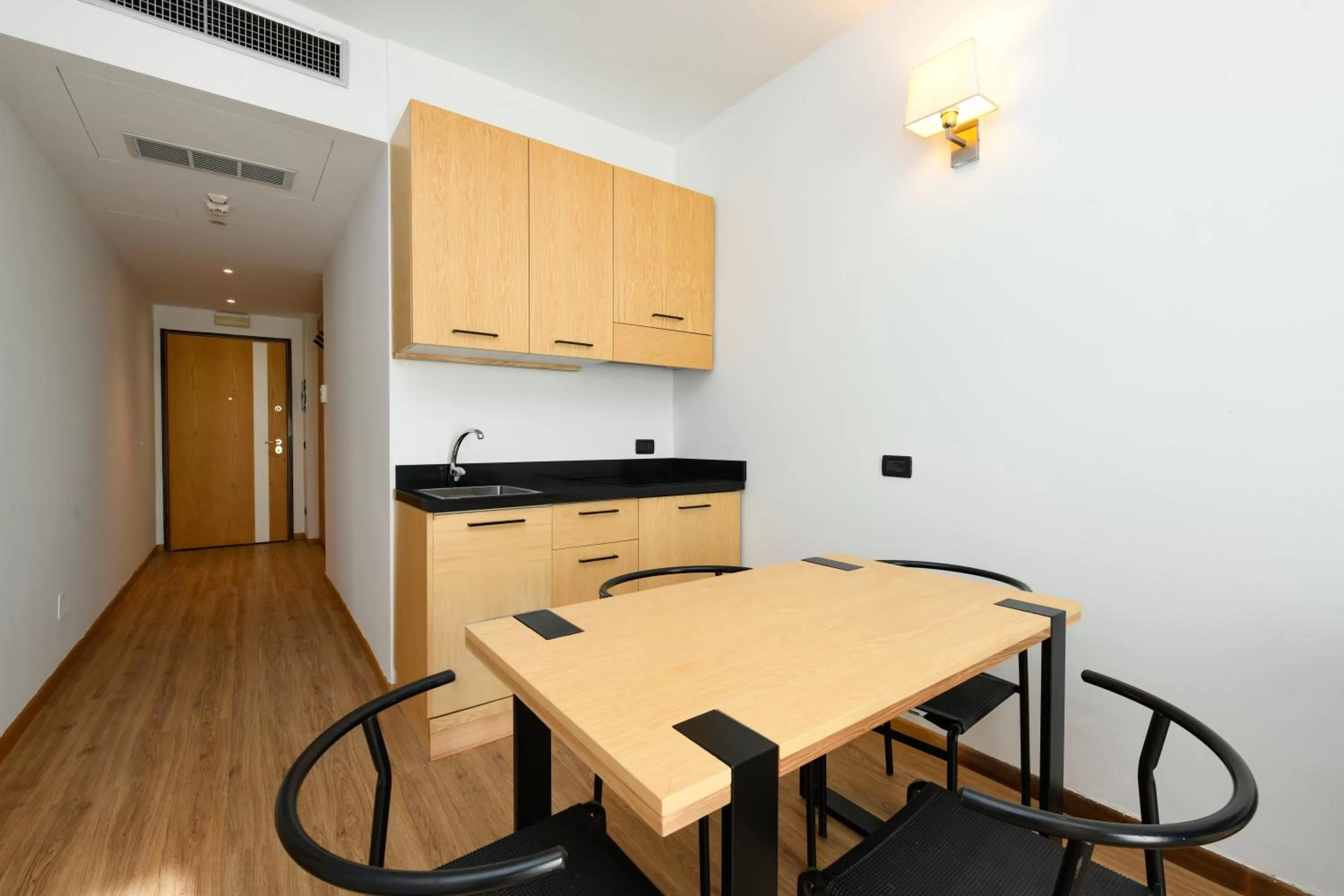 Dining area in Hotel Arya by Mauro