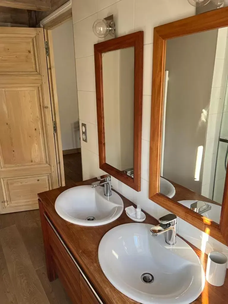 Double Room in Chambres d'Hôtes Mado et Lulu Double Room in Chambres d'Hôtes Mado et Lulu