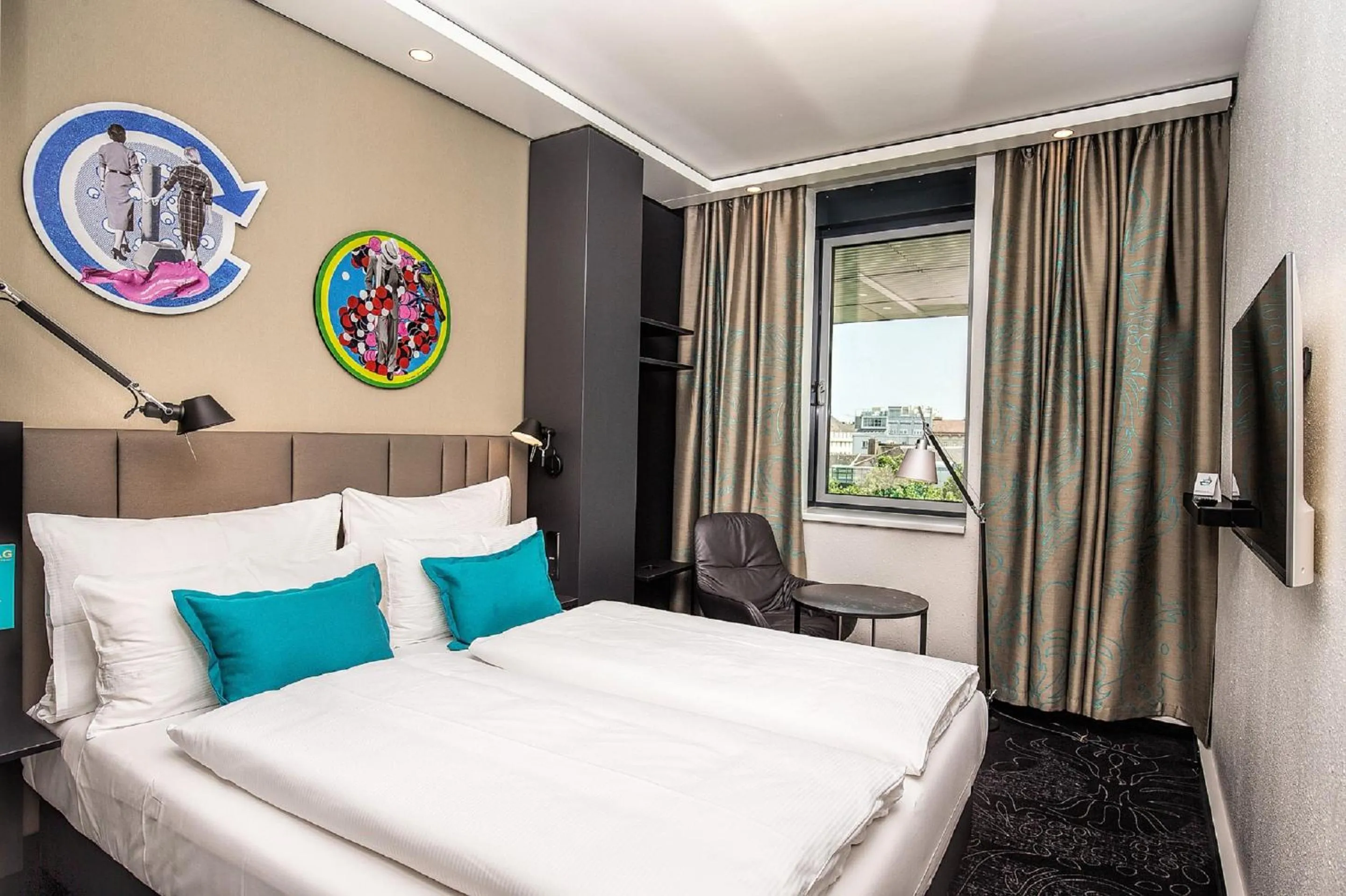 Property building, Bed in Motel One Wien Westbahnhof