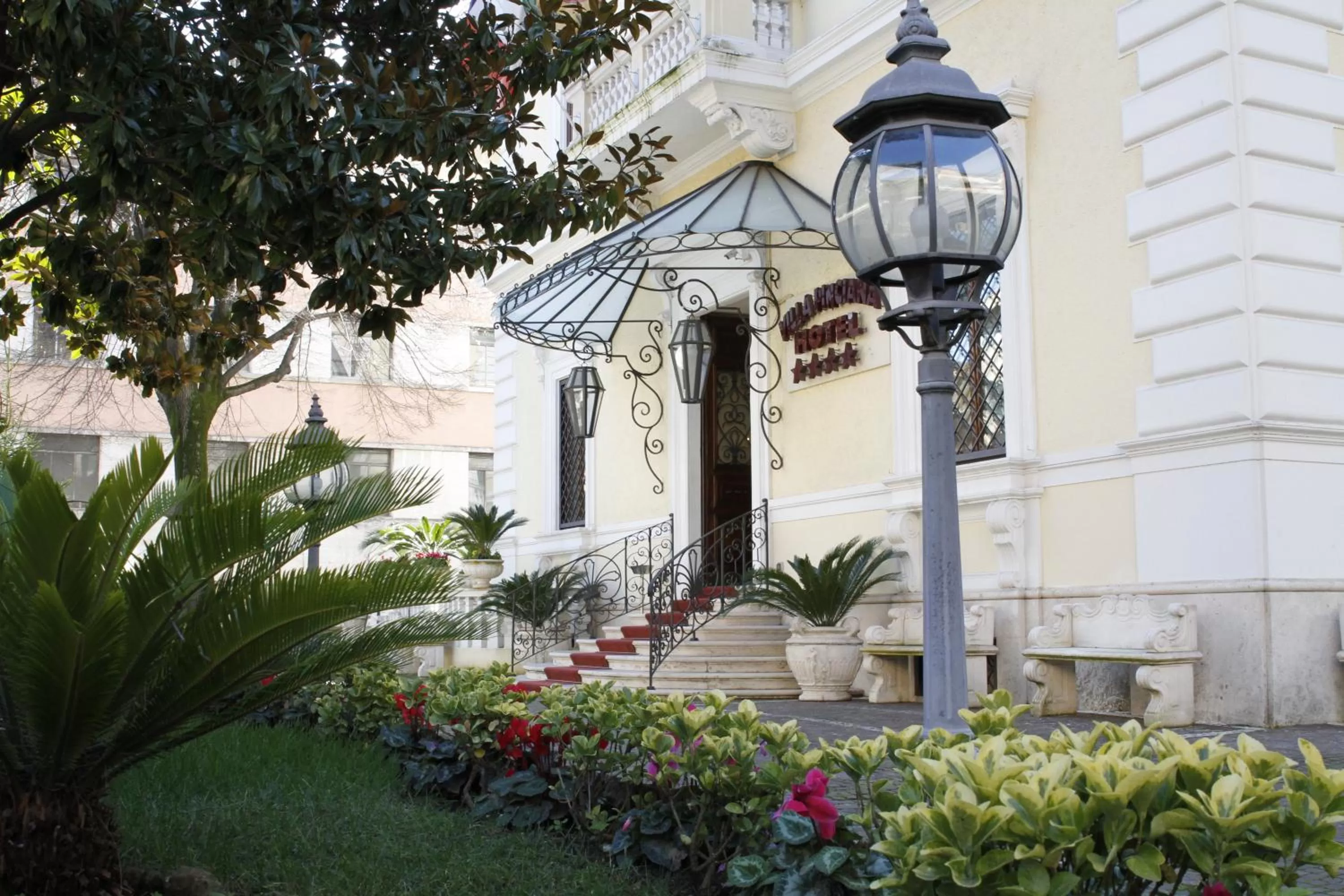 Facade/entrance in Hotel Villa Pinciana